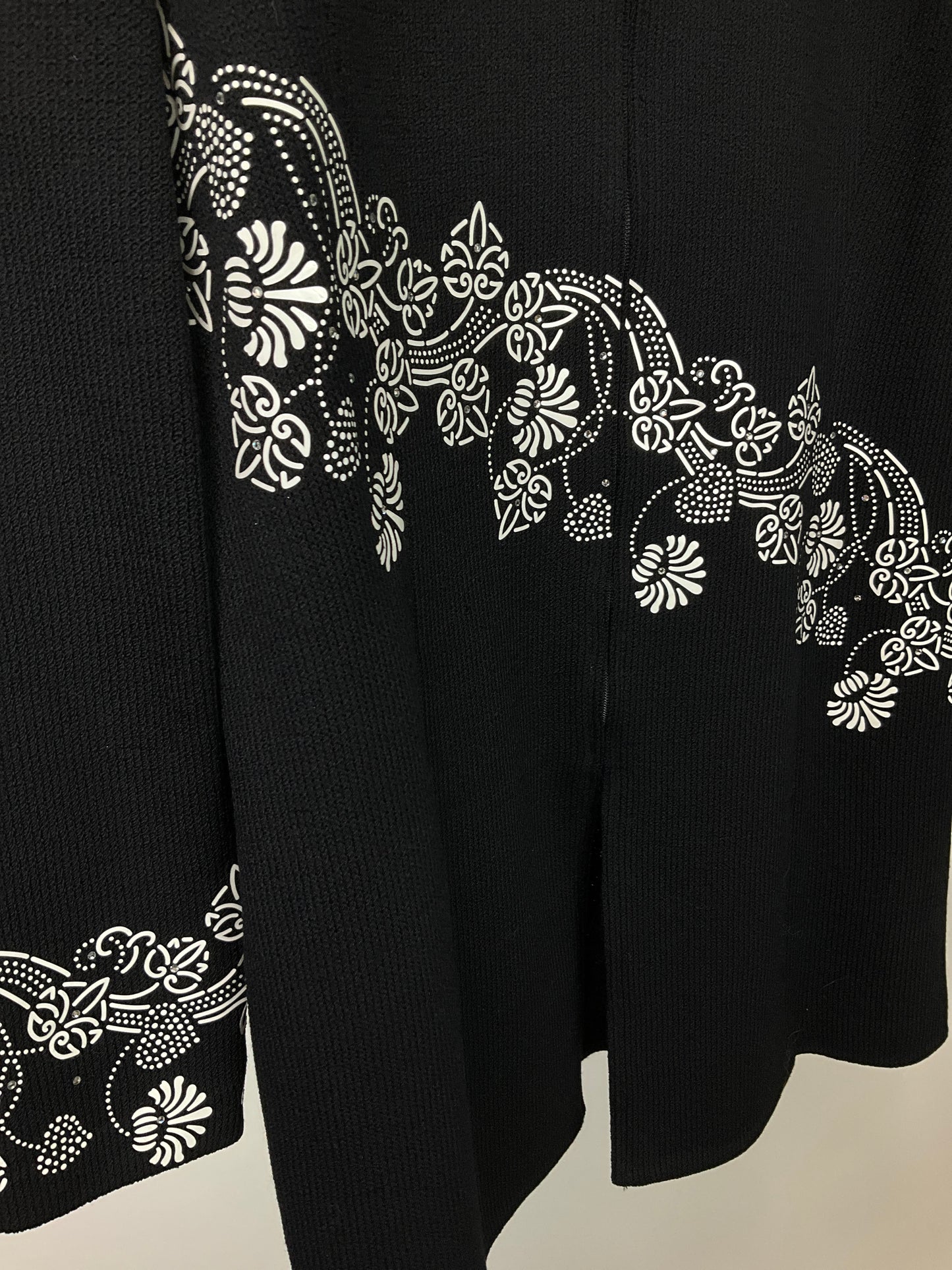 ST JOHN EVENING BLACK BLAZER SZ 8