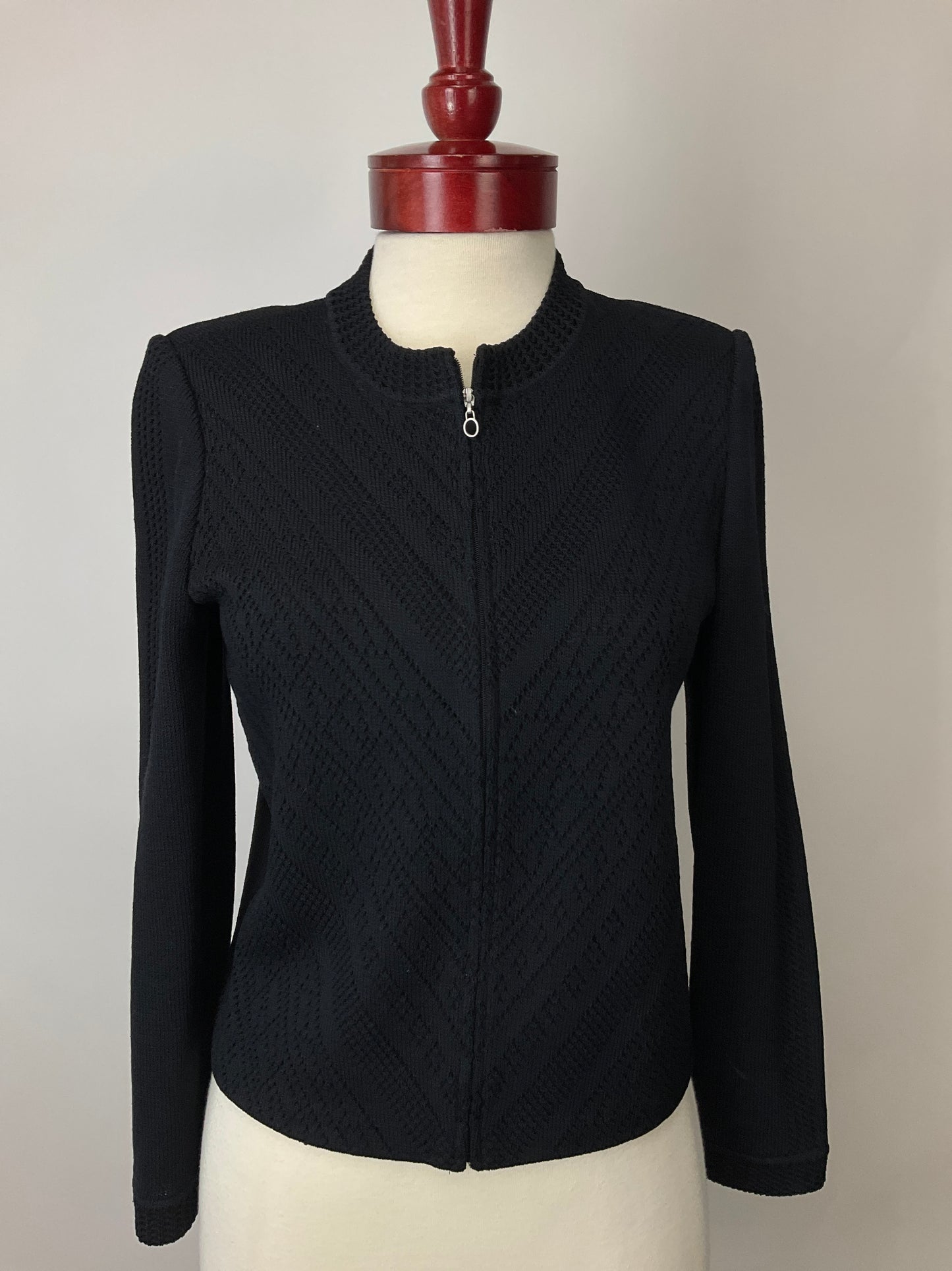 ST JOHN COLLECTION BLACK CARDIGAN SZ 4