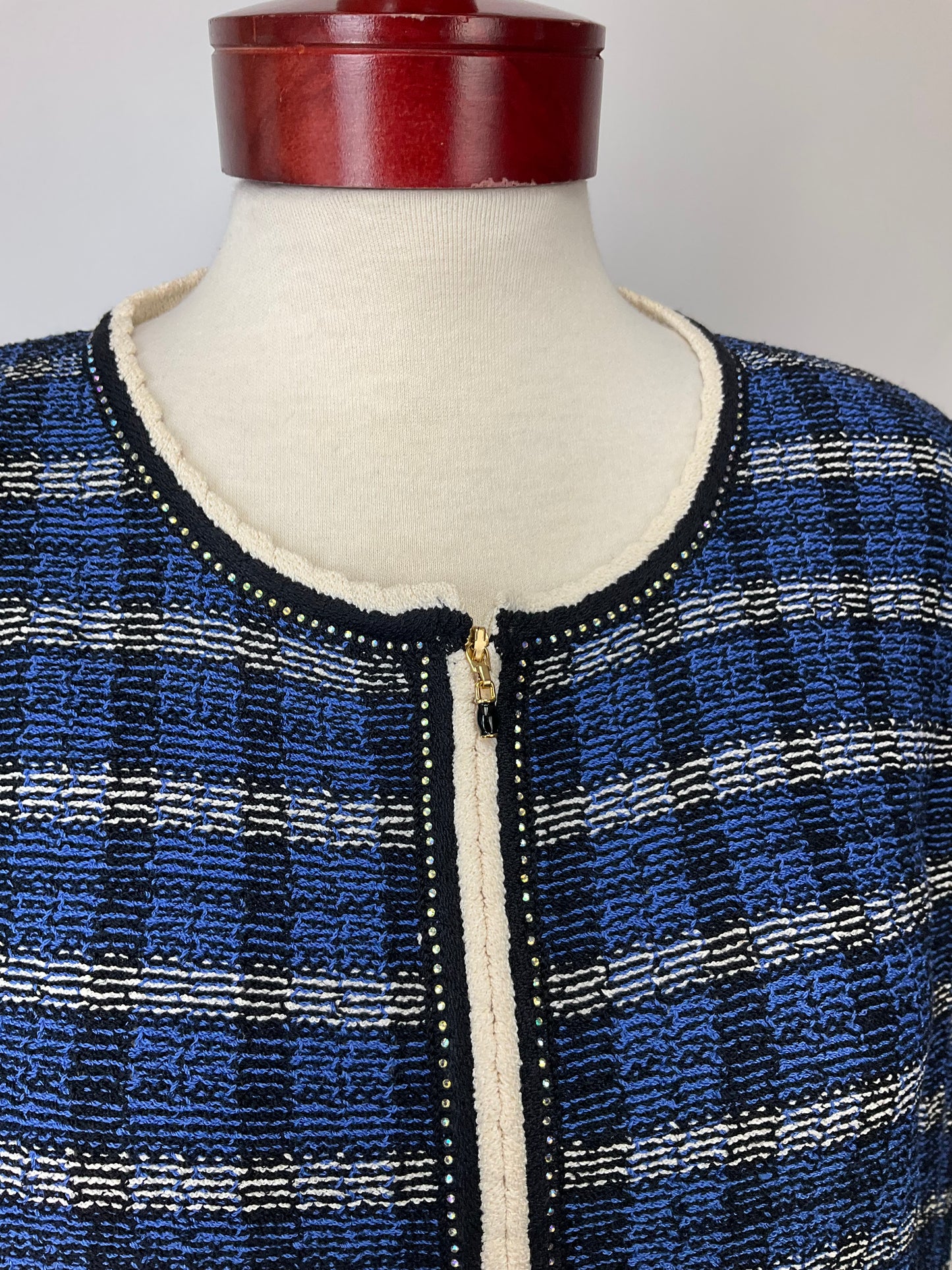 ST JOHN COLLECTION BLUE/WHITE BLAZER SZ 6