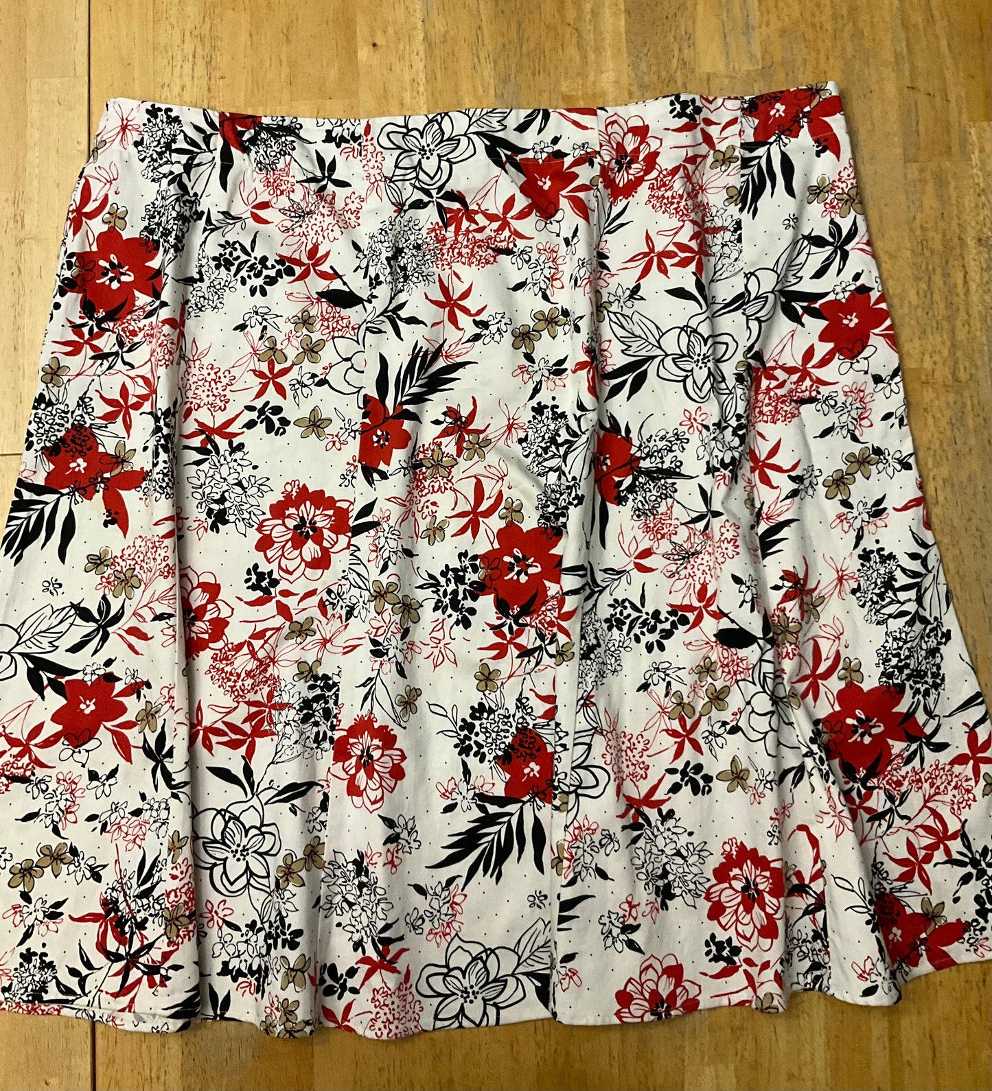 NOTATIONS ORANGE/BLACK FLORAL SKIRT S 3X