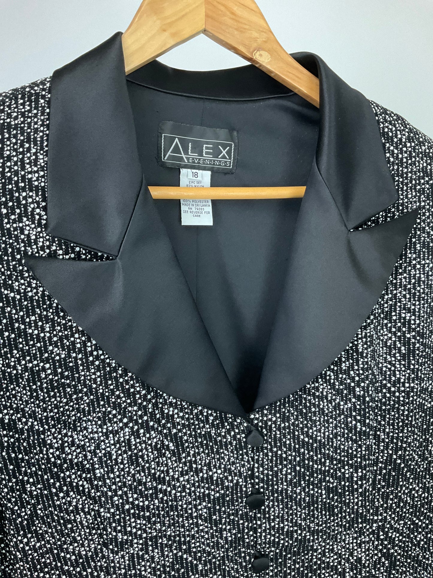 ALEX EVENING BLACK/SILVER BLAZER SZ 18