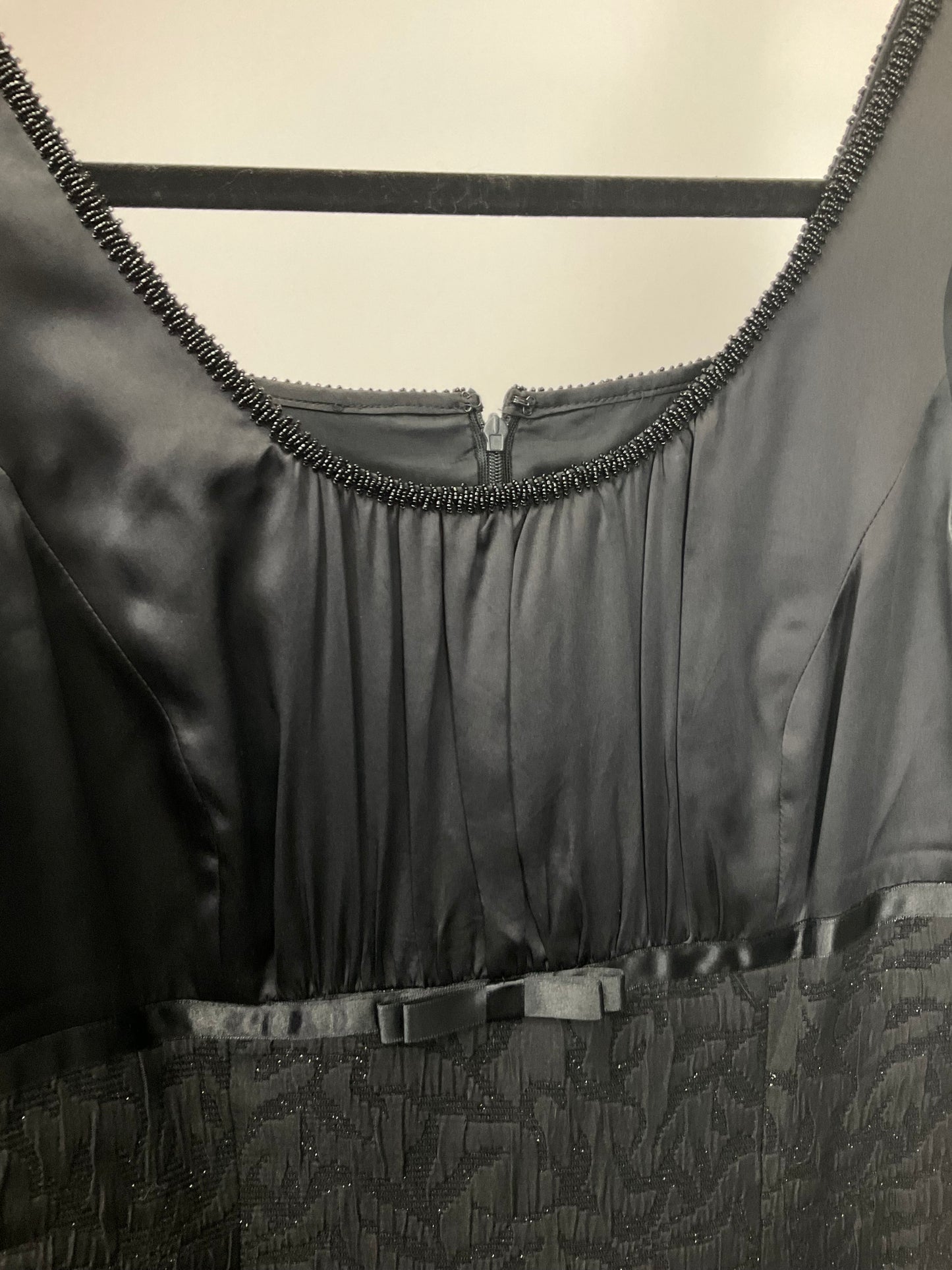 TAHARI BLACK DRESS SUIT SZ 8