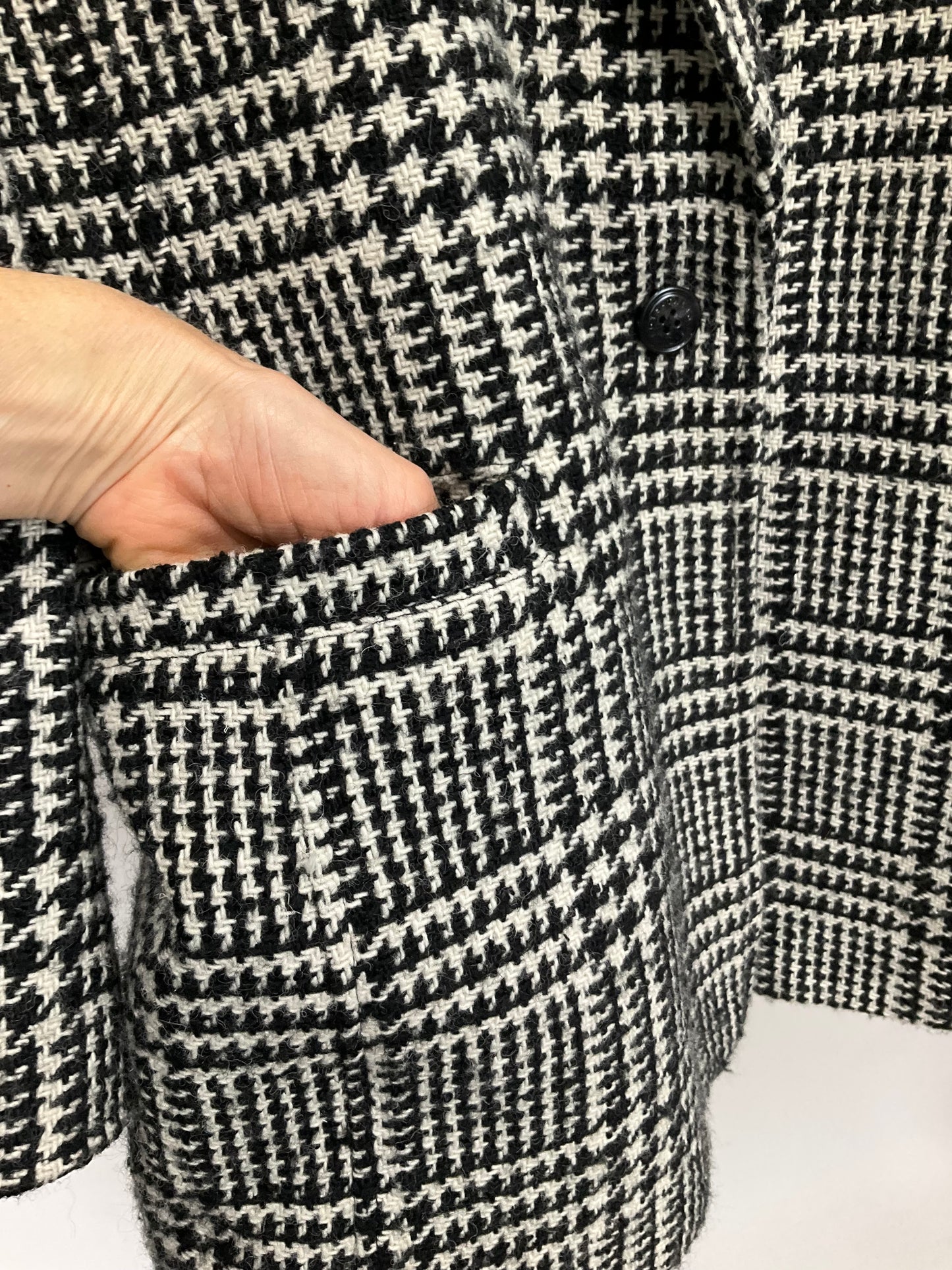 TALBOTS BLACK/WHITE WOOL BLAZER SZ 16W