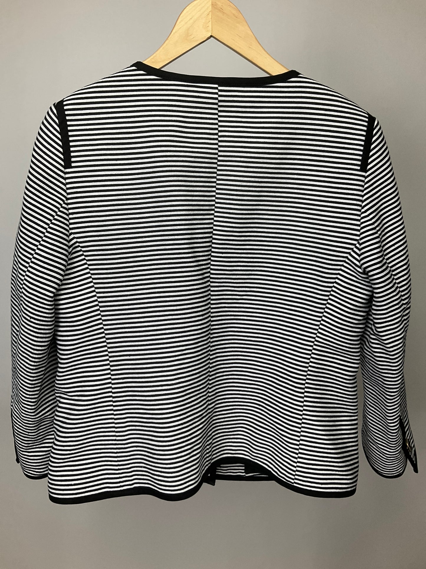 TALBOTS BLACK/WHITE BLAZER SZ 10