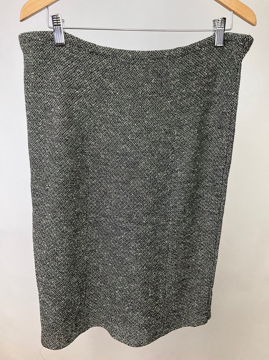 ST JOHN COLLECTION BLACK/WHITE SKIRT SZ 14-16