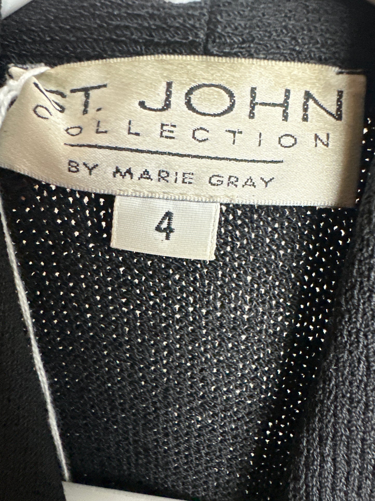 ST JOHN COLLECTION BLACK BLAZER SZ 4