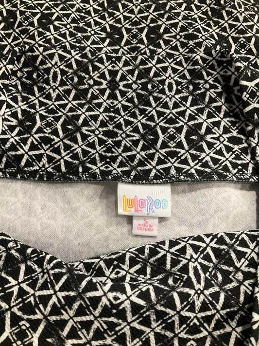 LULAROE BLACK/WHITE SKIRT SZ SMALL