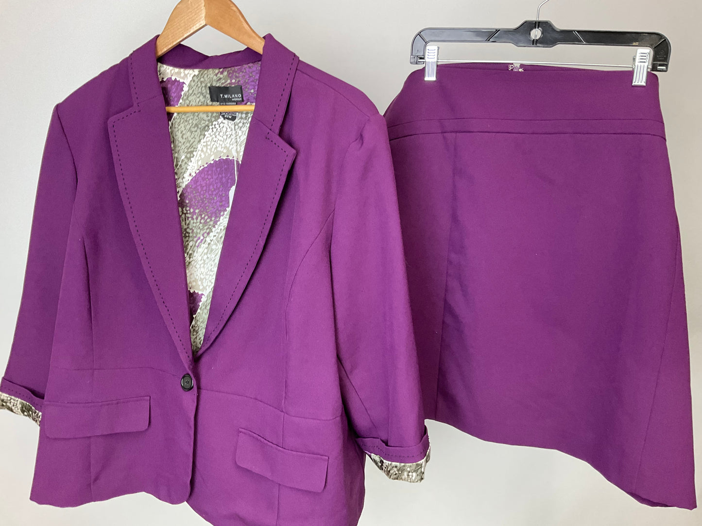 T. MILANO PURPLE SKIRT SUIT SZ 22W