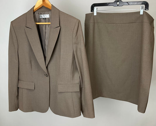 TAHARI TAUPE SKIRT SUIT SZ 18