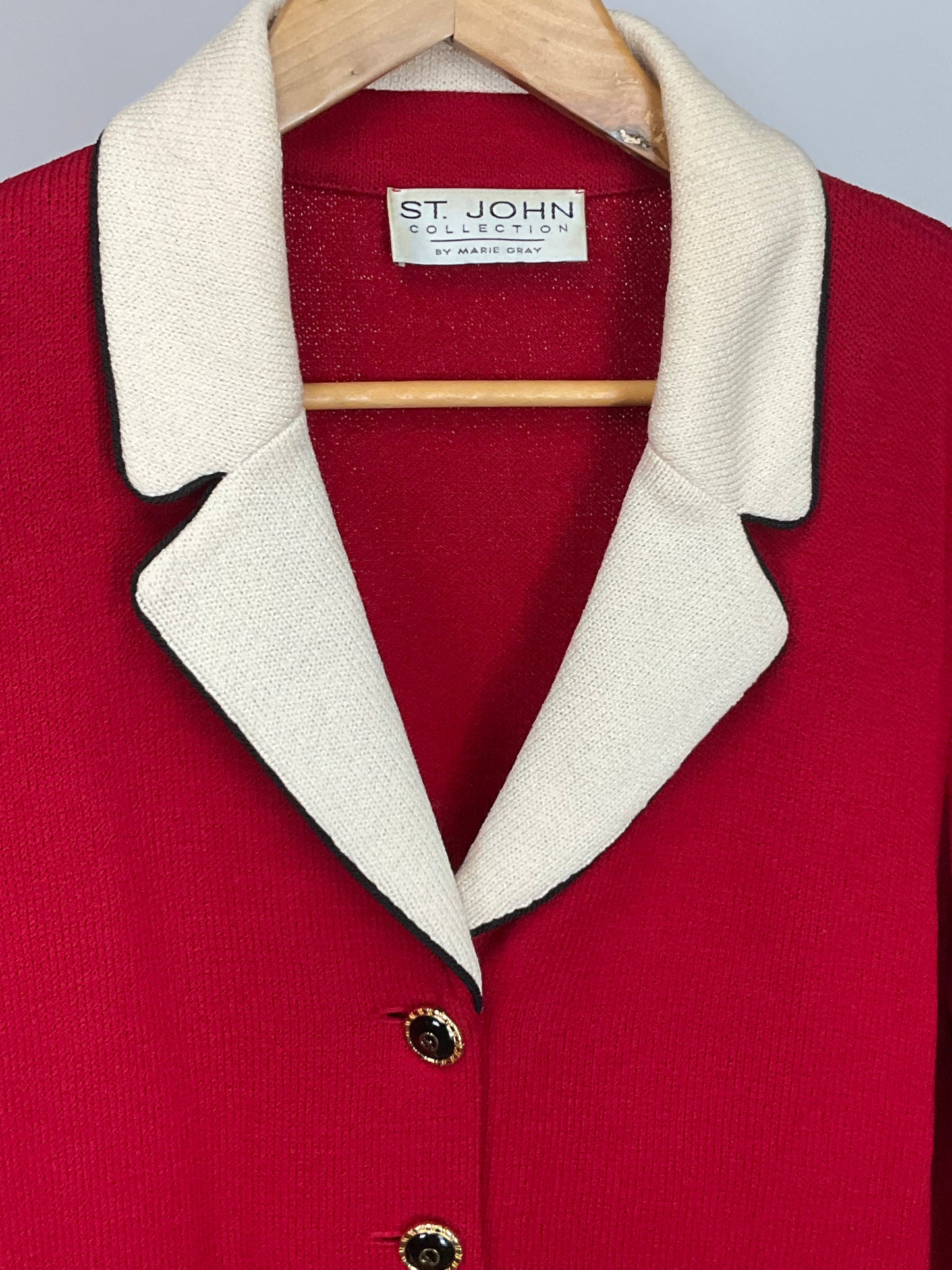 ST JOHN COLLECTION RED CREAM SKIRT SUIT SZ 12-14