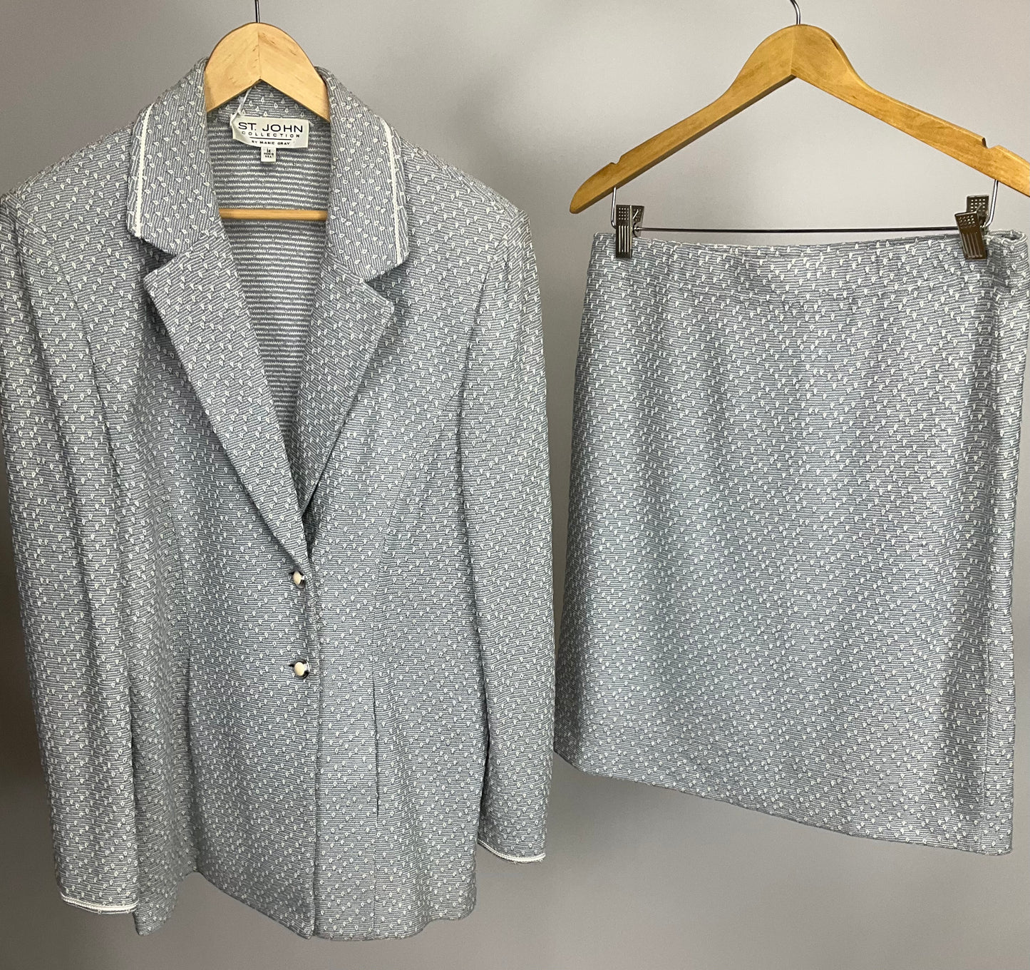 ST JOHN COLLECTION BLUE/CREAM