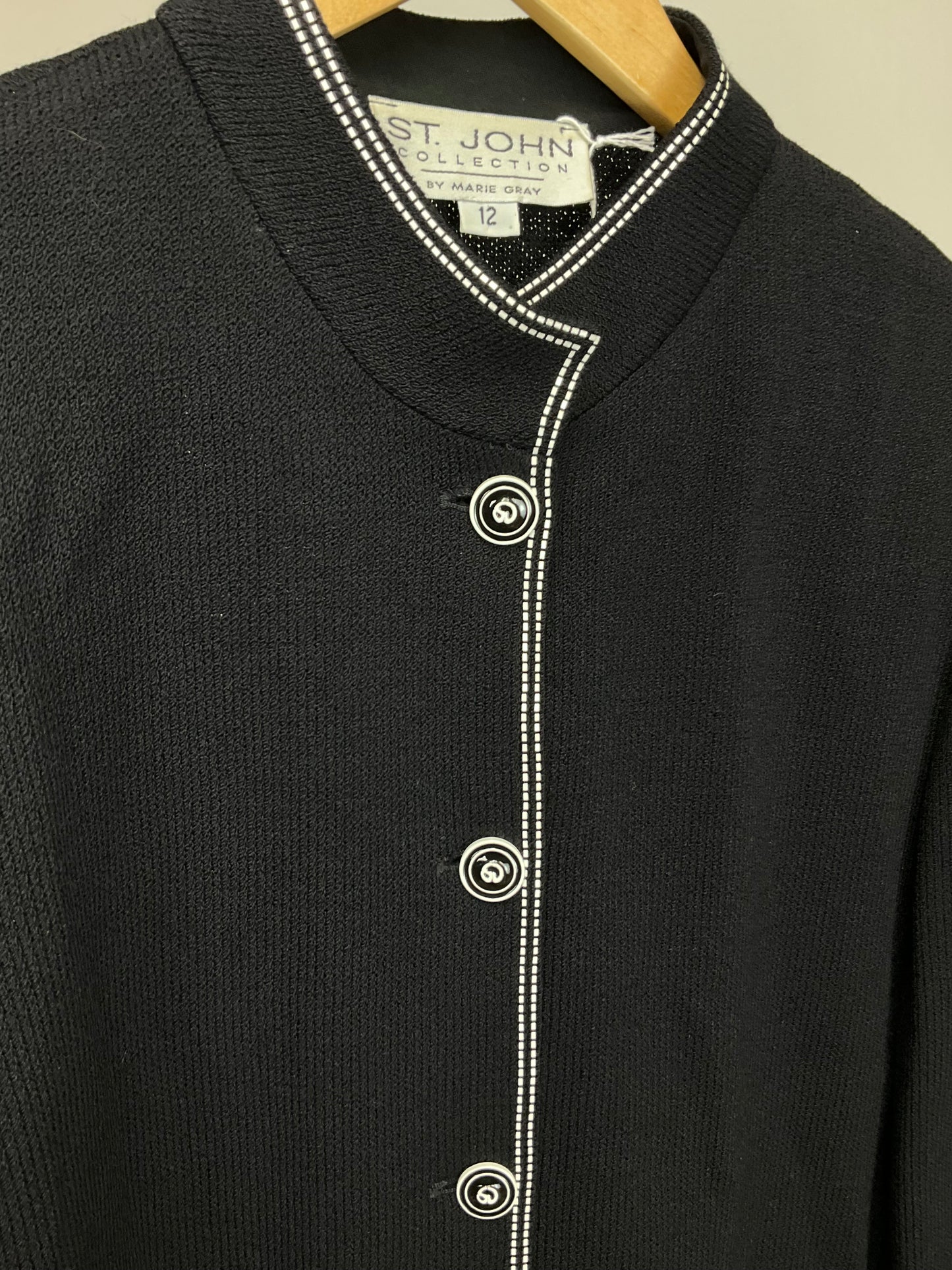 ST JOHN COLLECTION BLACK BLAZER SZ 12
