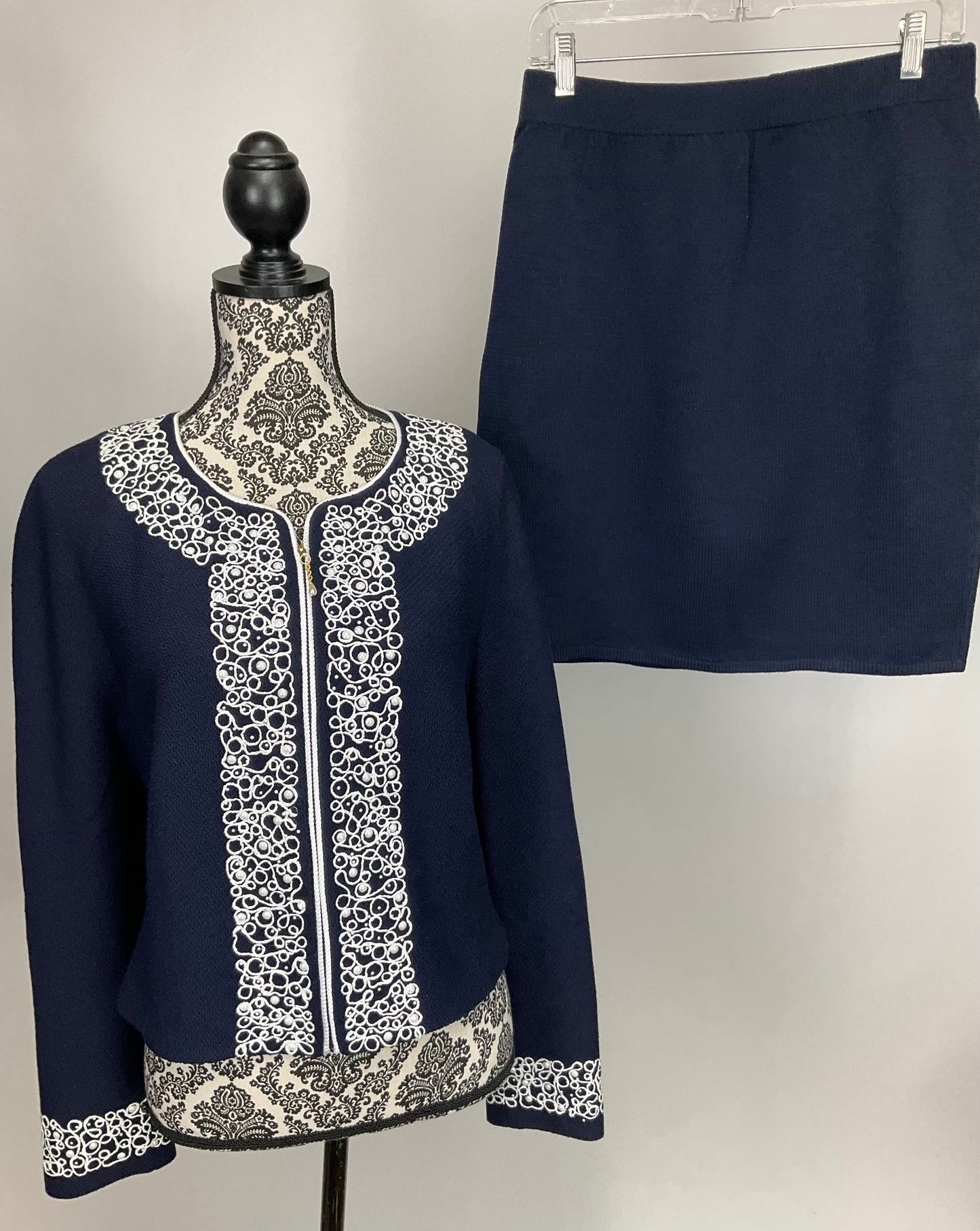 ST JOHN COLLECTION NAVY BLUE SKIRT SUIT SZ 10