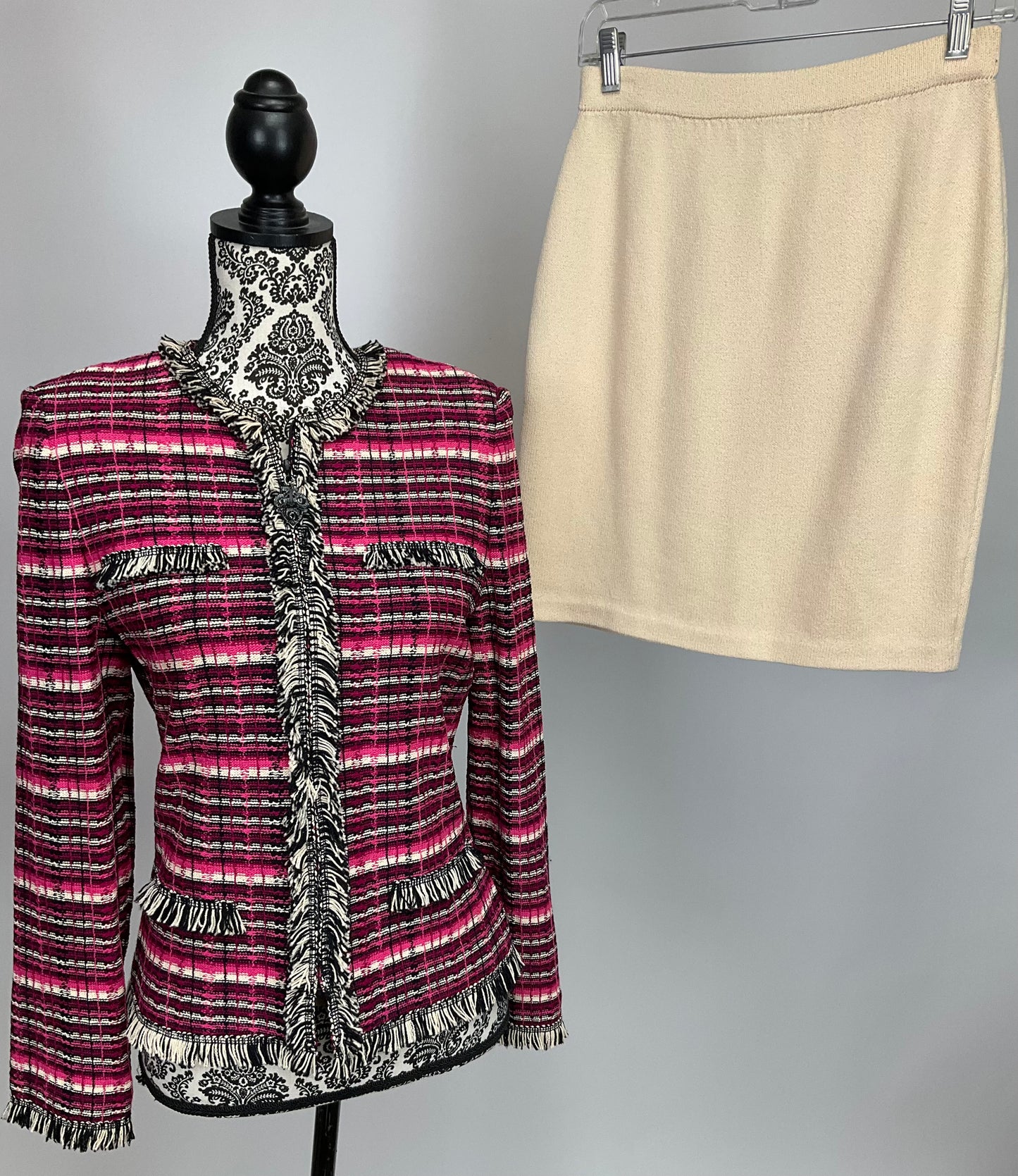 ST JOHN COLLECTION /SPORT PINK SKIRT SUIT 4/6