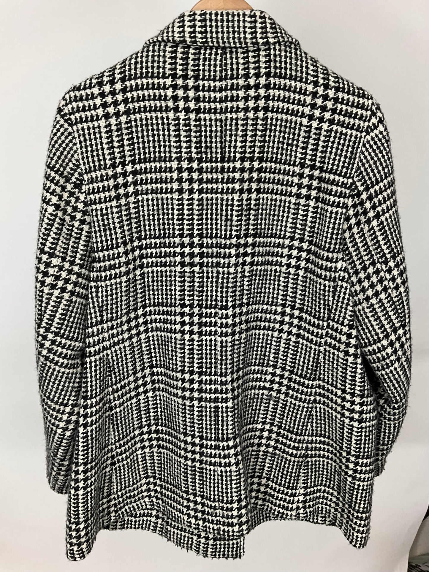 TALBOTS BLACK/WHITE WOOL BLAZER SZ 16W