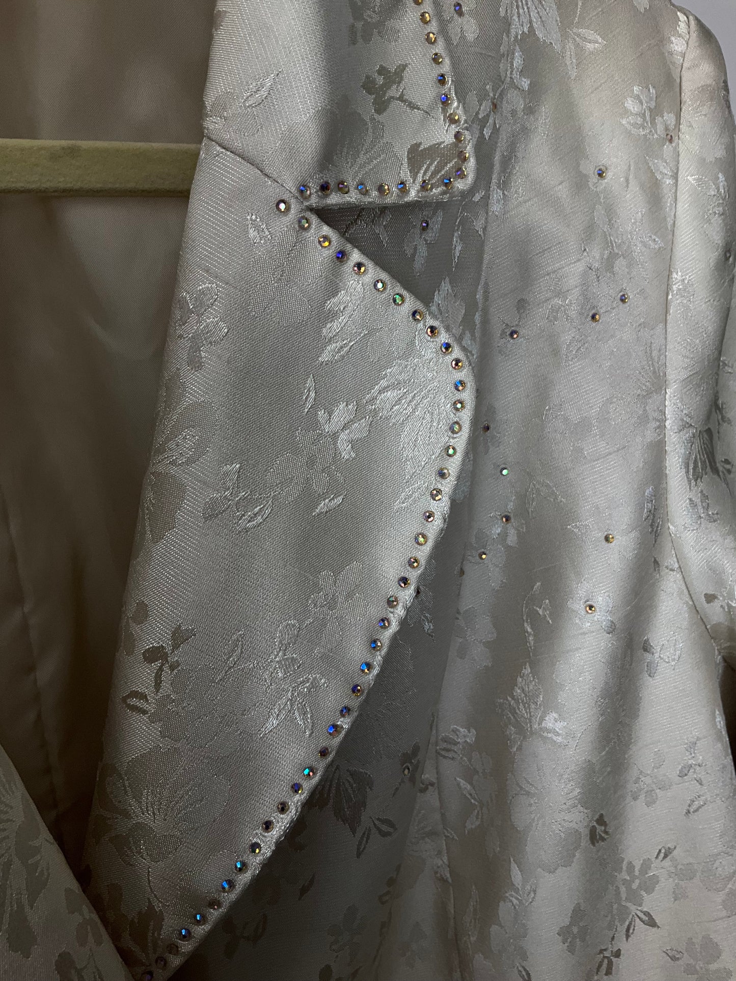 NICOLETTE CREAM SKIRT SUIT SZ 18W