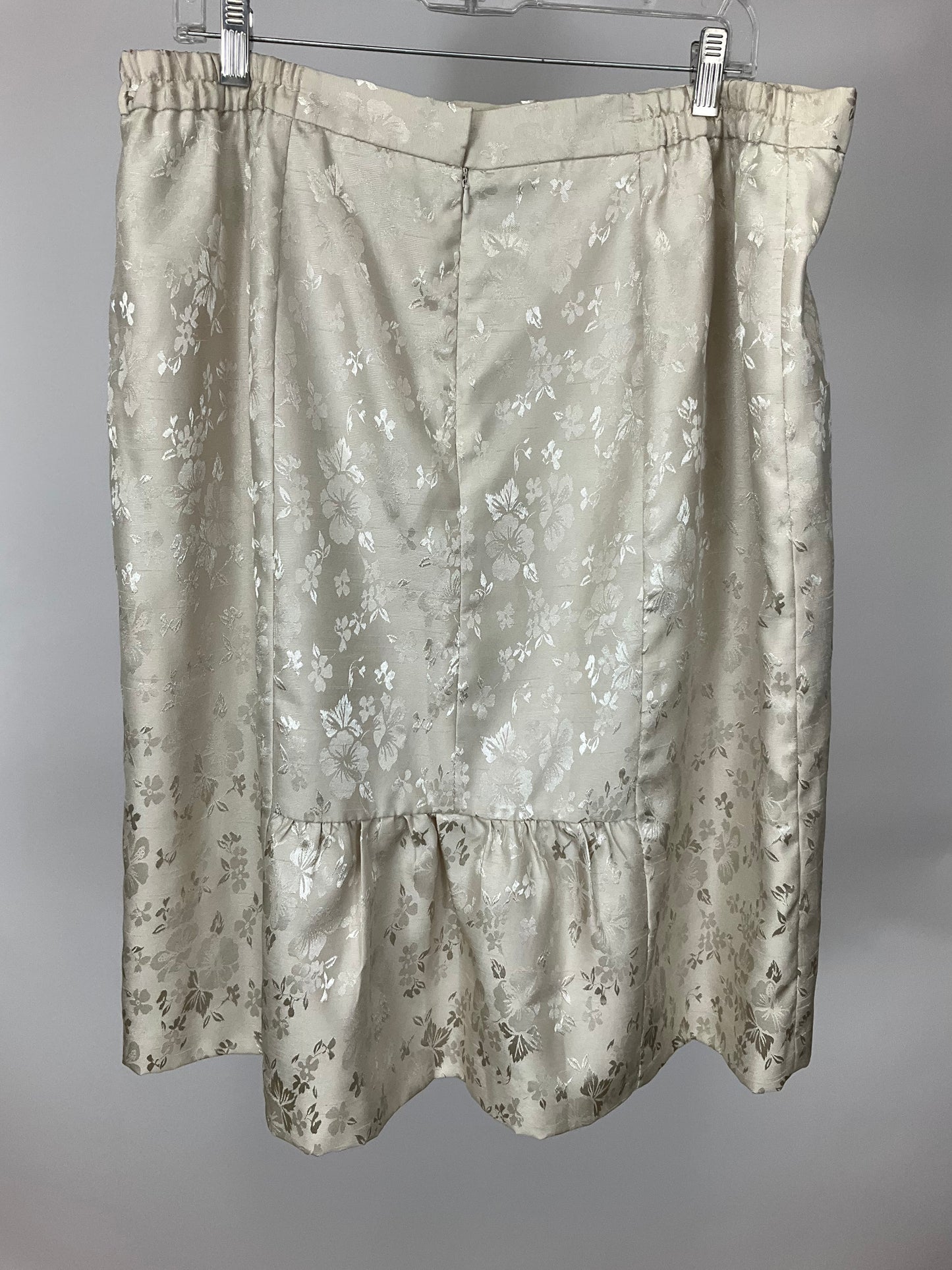 NICOLETTE CREAM SKIRT SUIT SZ 18W