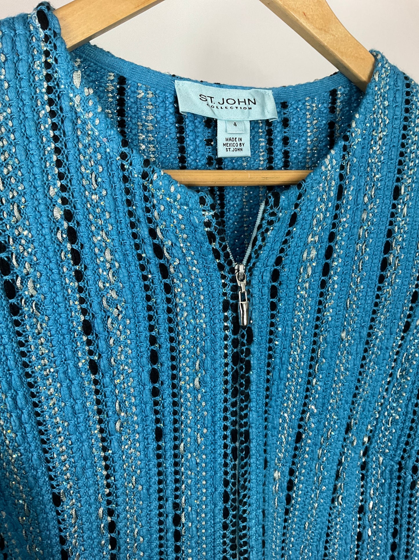 ST JOHN COLLECTION BLUE SZ 4