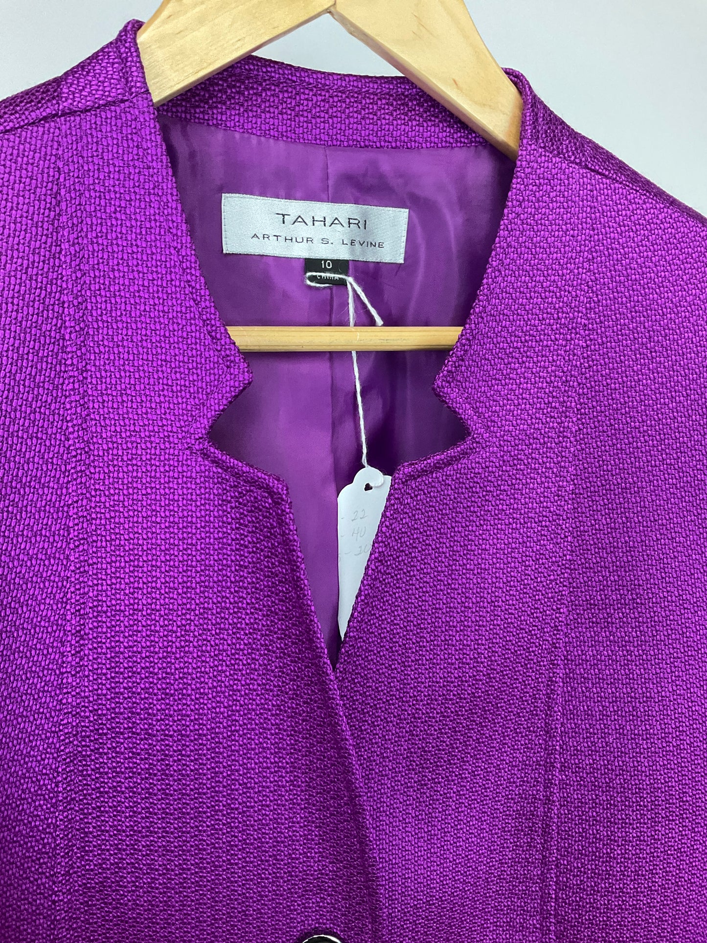 TAHARI RASPBERRY BLAZER SZ 10