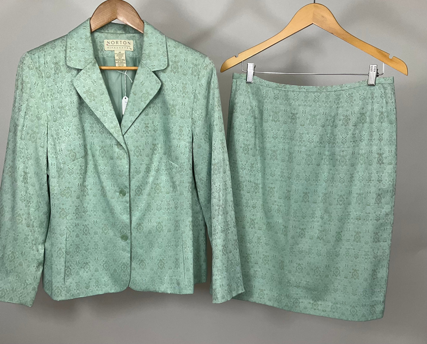 NORTON MCNAUGHTON GREEN TAN SKIRT SUIT SZ 12