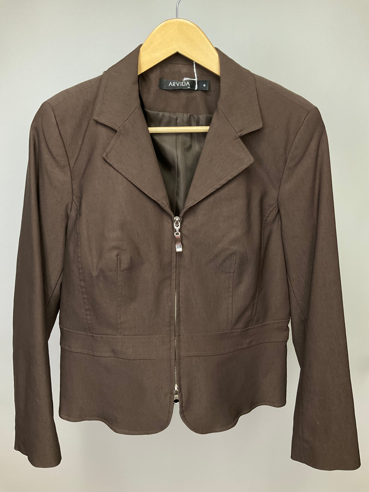 ARVIDA BROWN BLAZR SZ 6