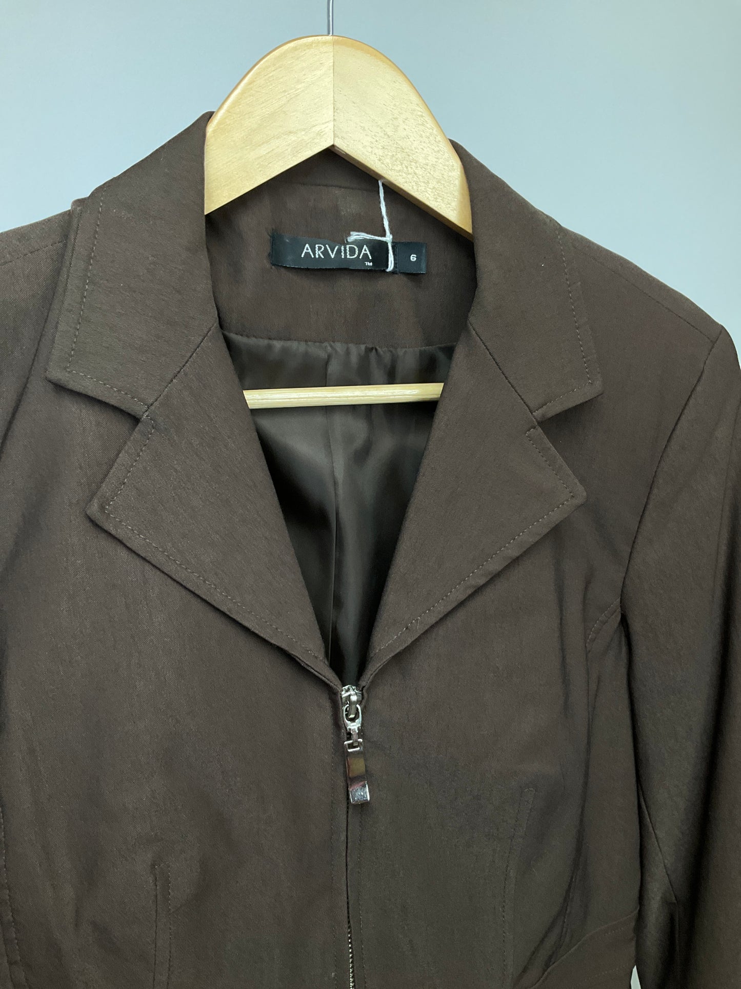 ARVIDA BROWN BLAZR SZ 6