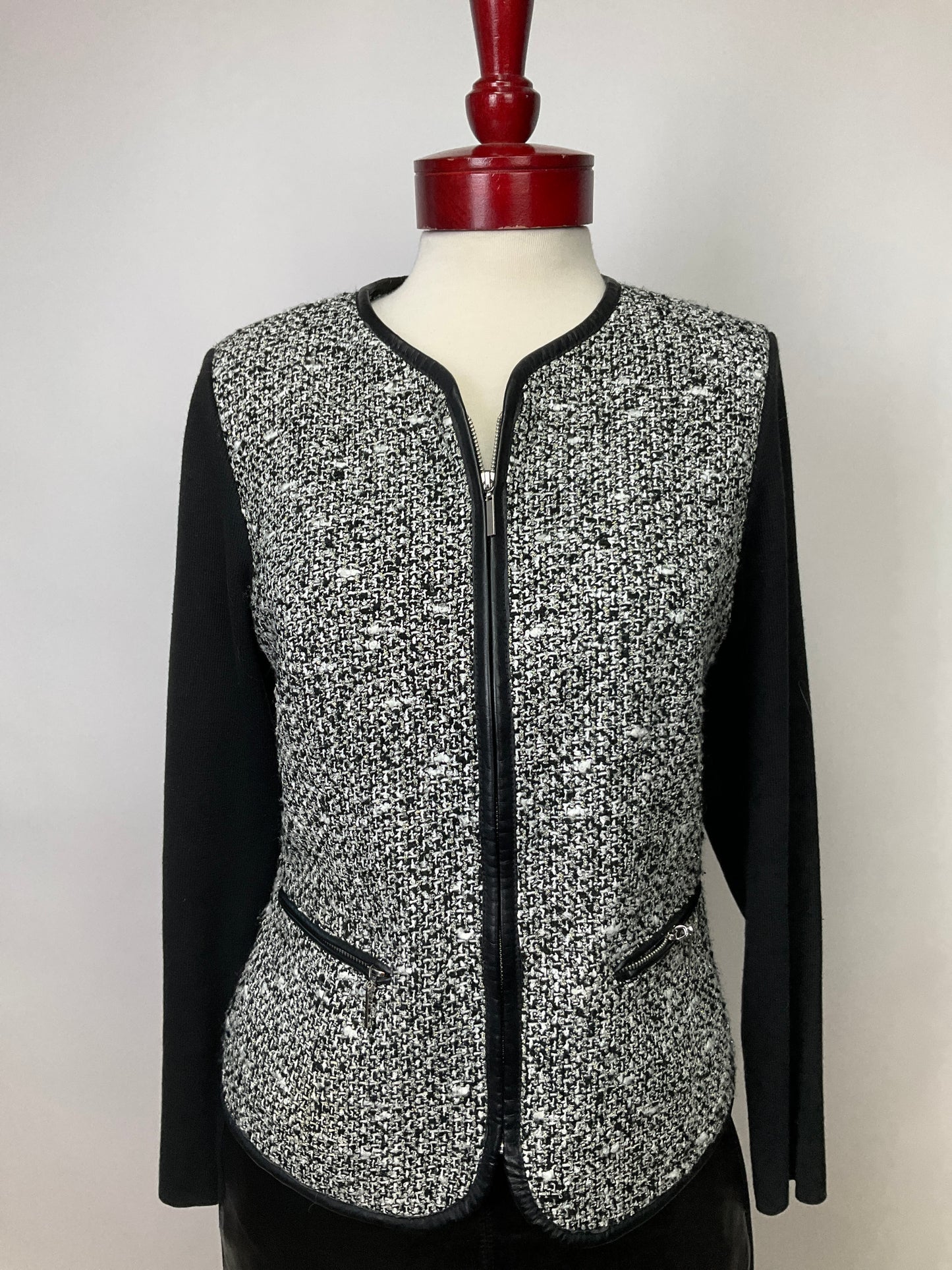 NYGARD BLACK WHITE JACKET SZ M