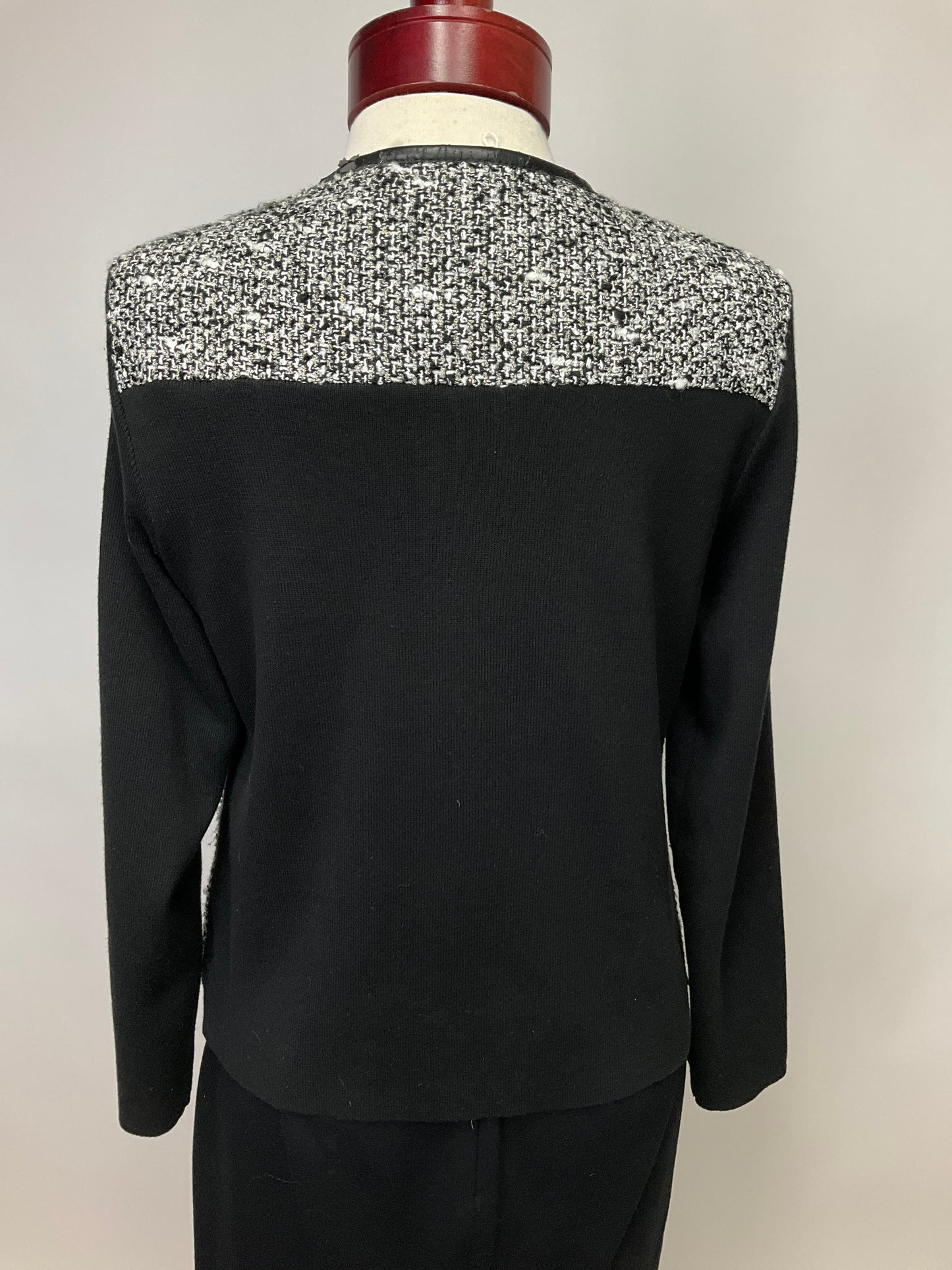 NYGARD BLACK WHITE JACKET SZ M