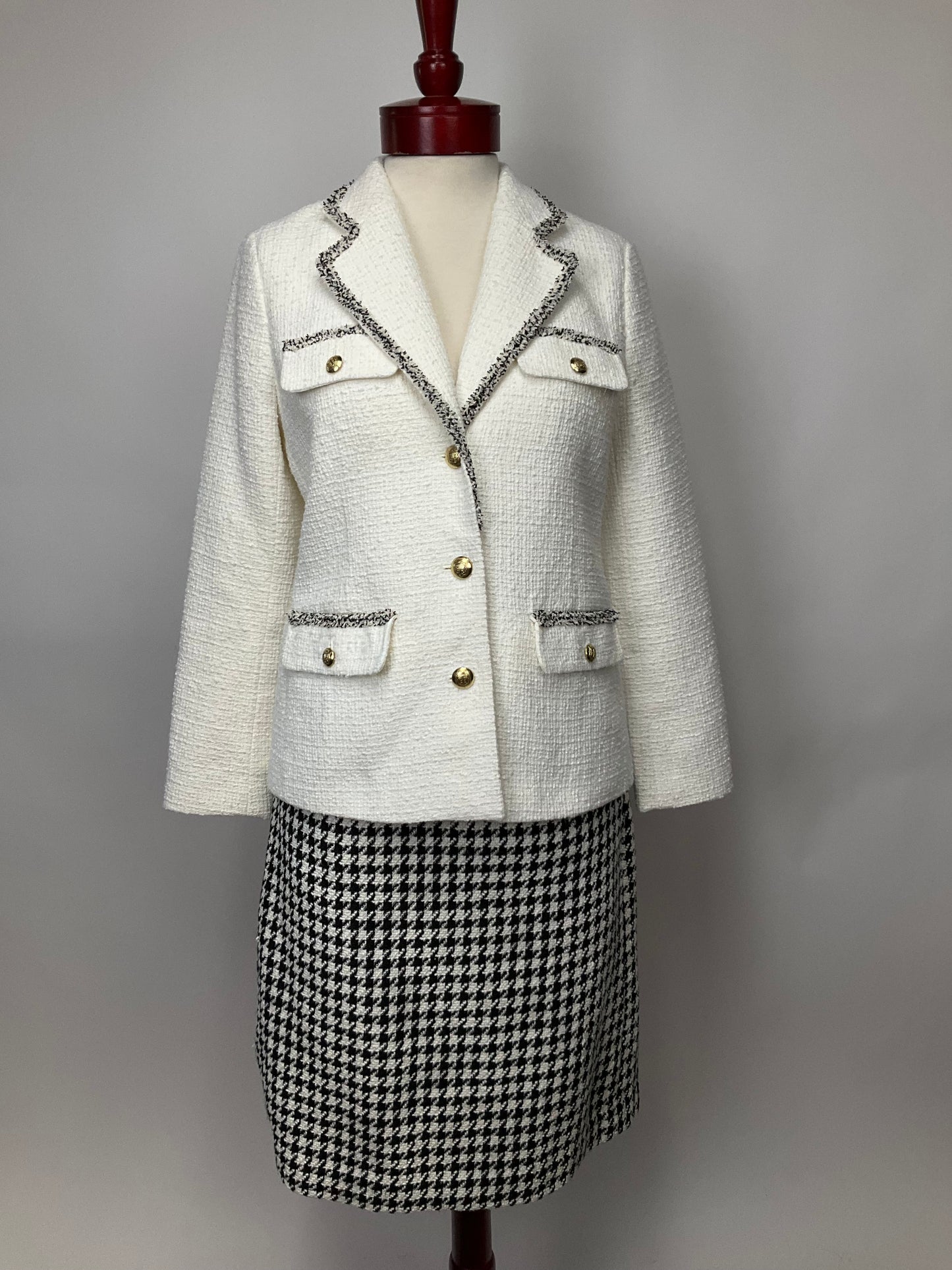 TALBOTS WHITE/BLACK SKIRT SUIT SZ 6