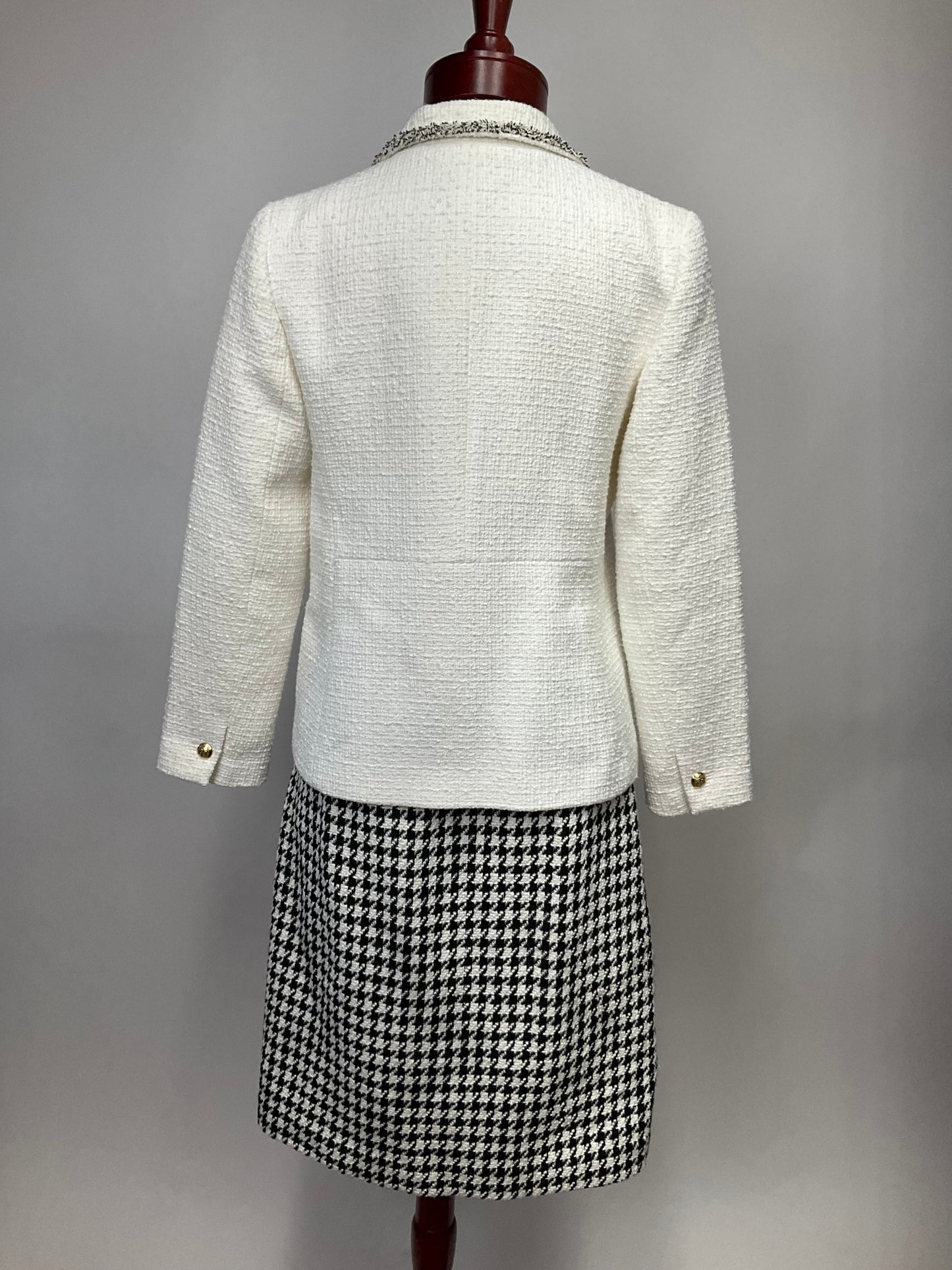 TALBOTS WHITE/BLACK SKIRT SUIT SZ 6