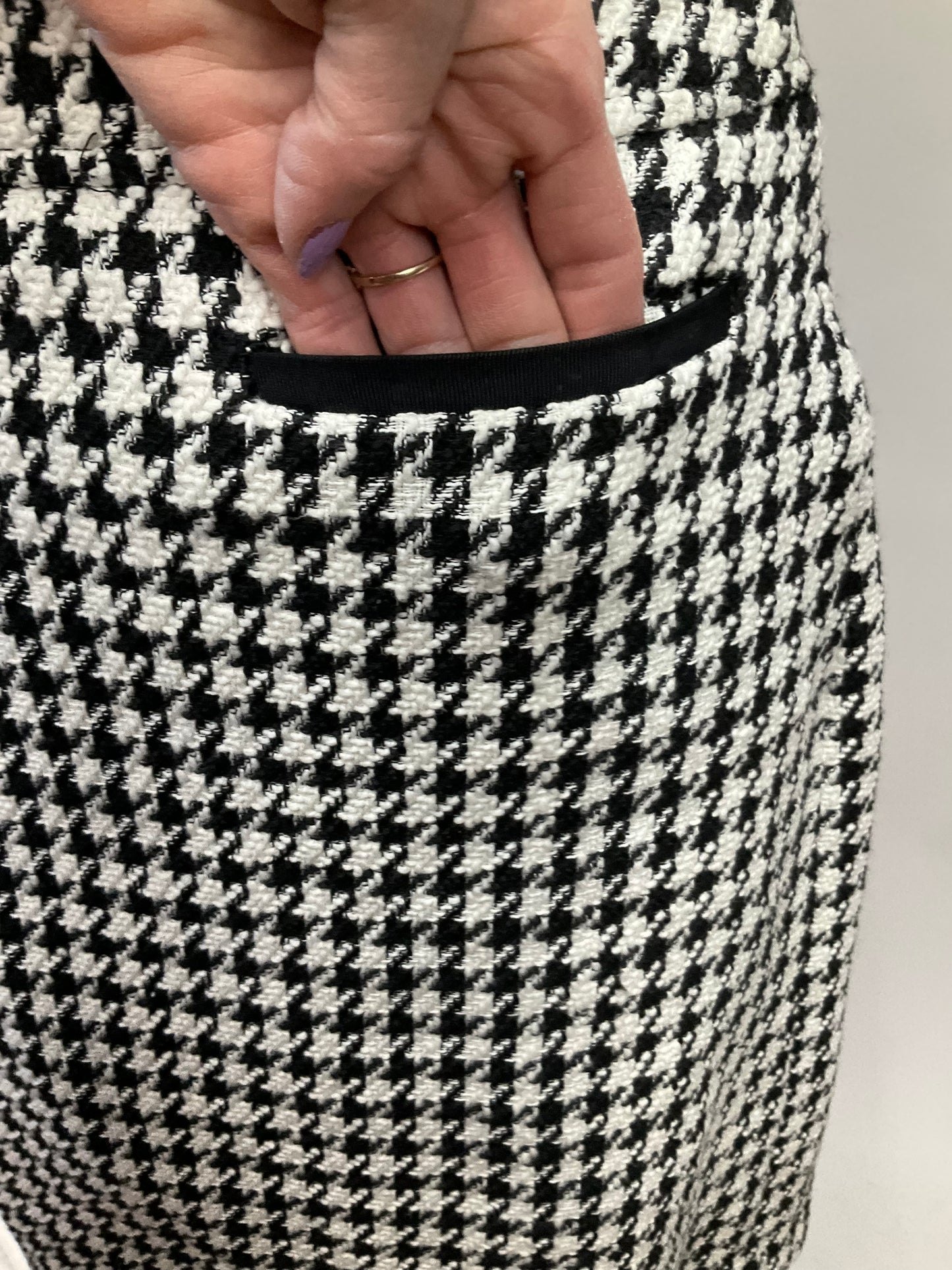 TALBOTS WHITE/BLACK SKIRT SUIT SZ 6