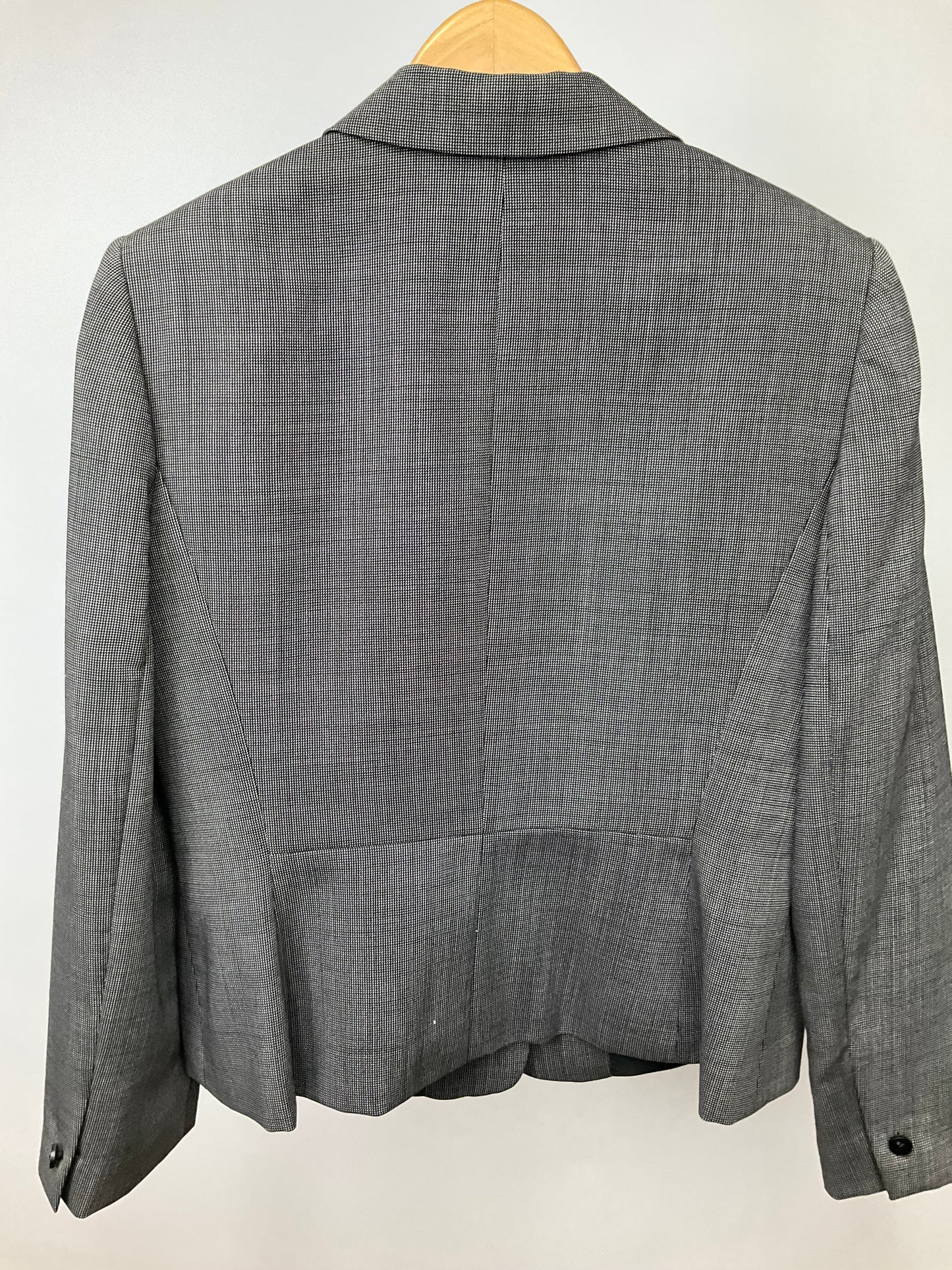 TAHARI GREY SKIRT SUIT SZ 14