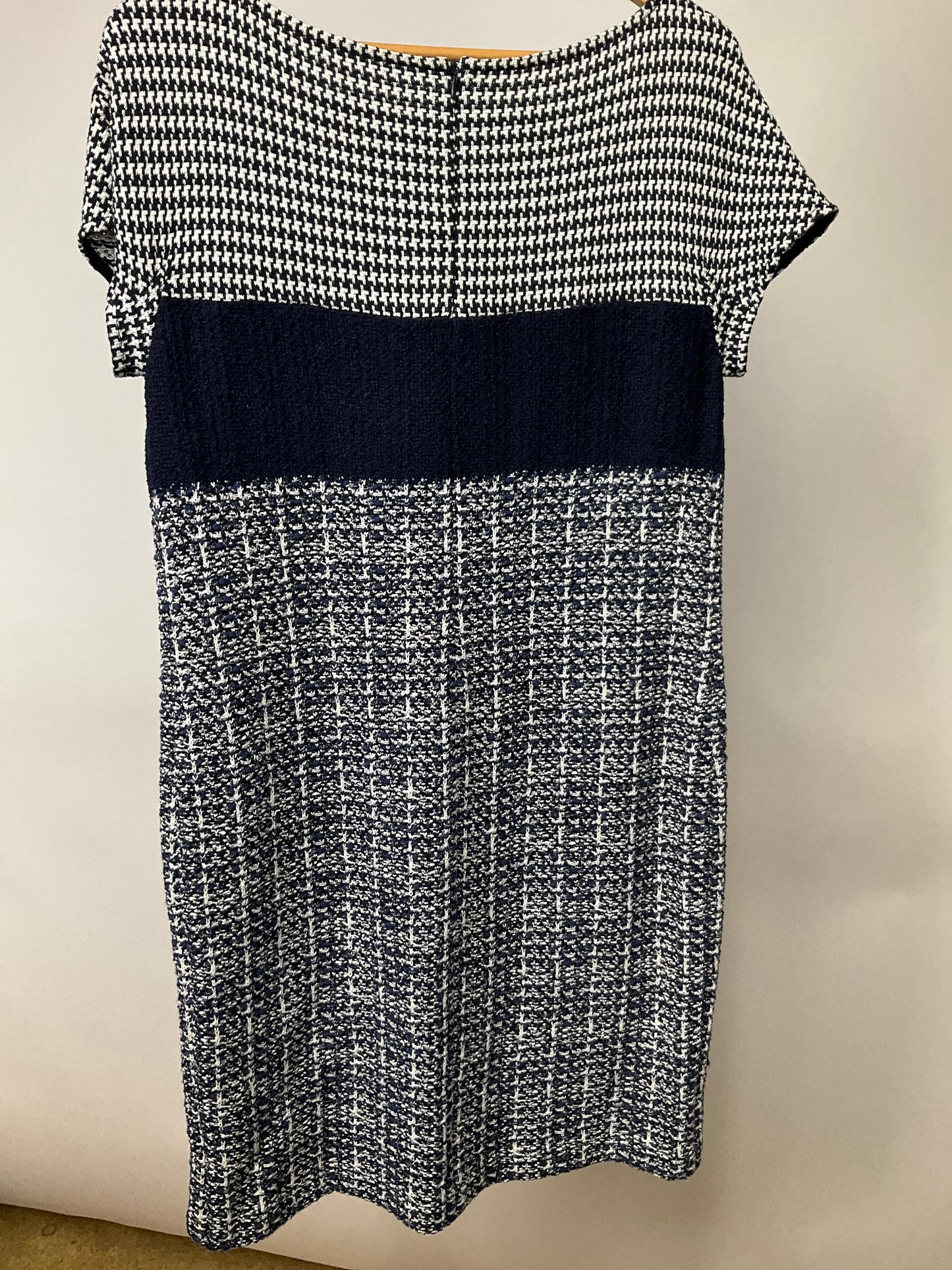ST JOHN BLACK LABEL BLUE/WHITE DRESS SZ 10