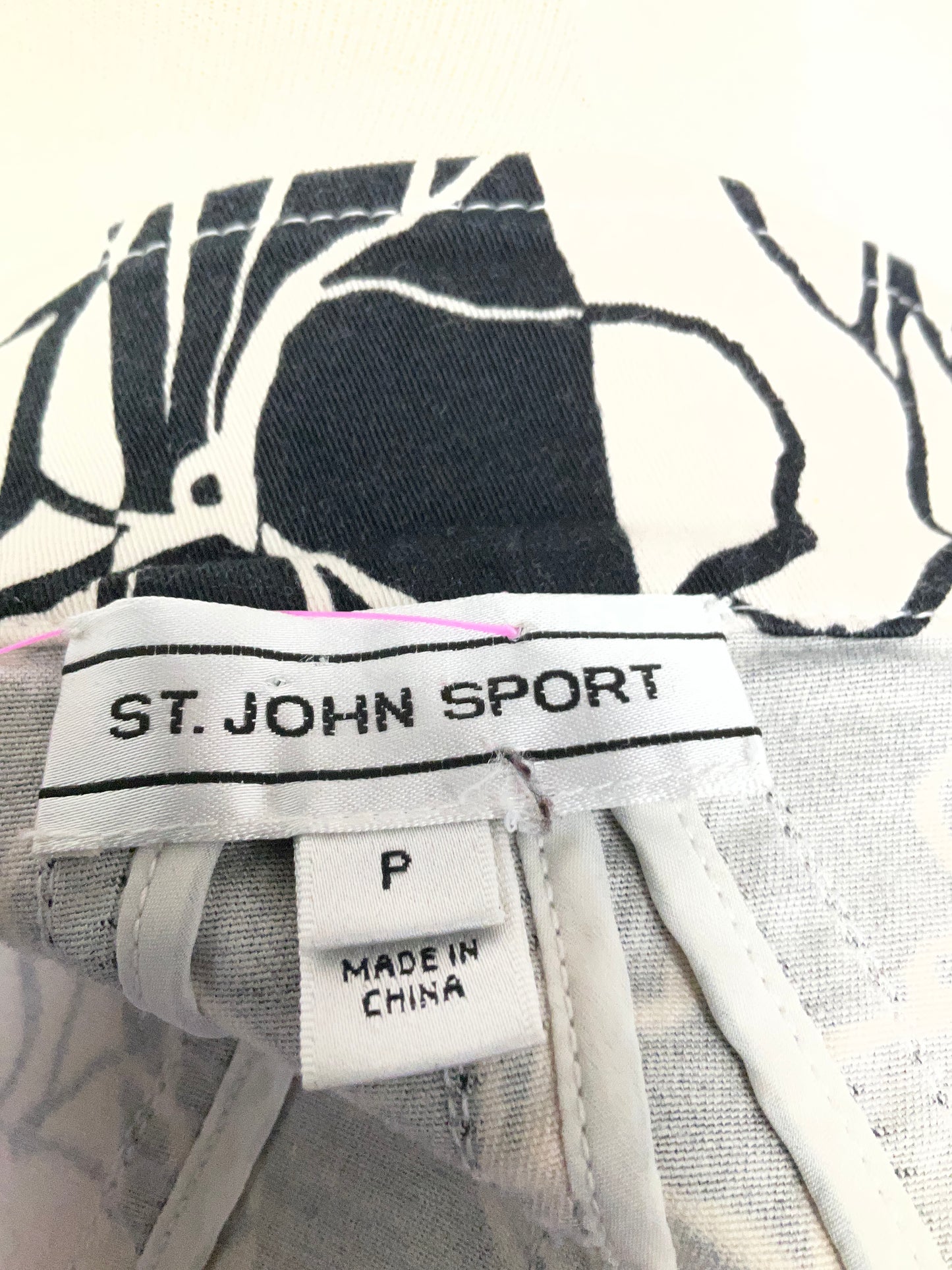 ST JOHN SPORT BLACK/WHITE SZS P