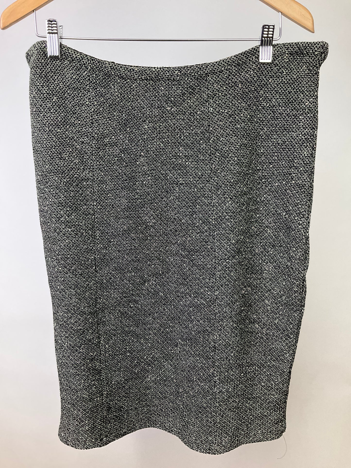 ST JOHN COLLECTION BLACK/WHITE SKIRT SZ 14-16