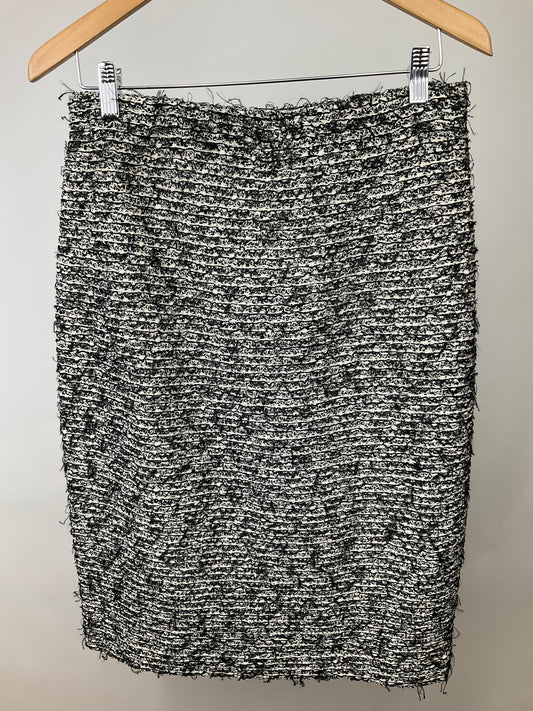 ST JOHN COURTURE WHITE/BLACK SKIRT SZ 12