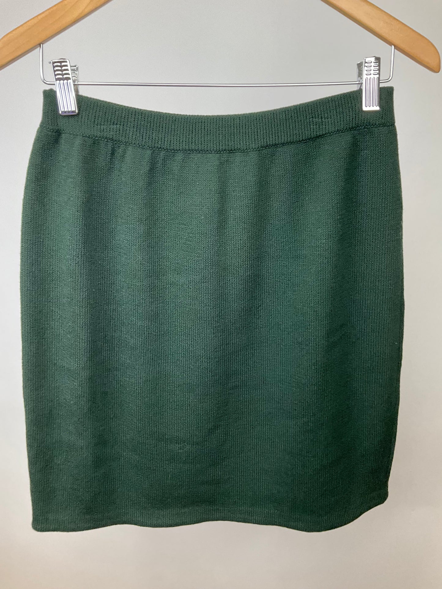 ST JOHN COLLECTION GREEN SKIRT SZ 10