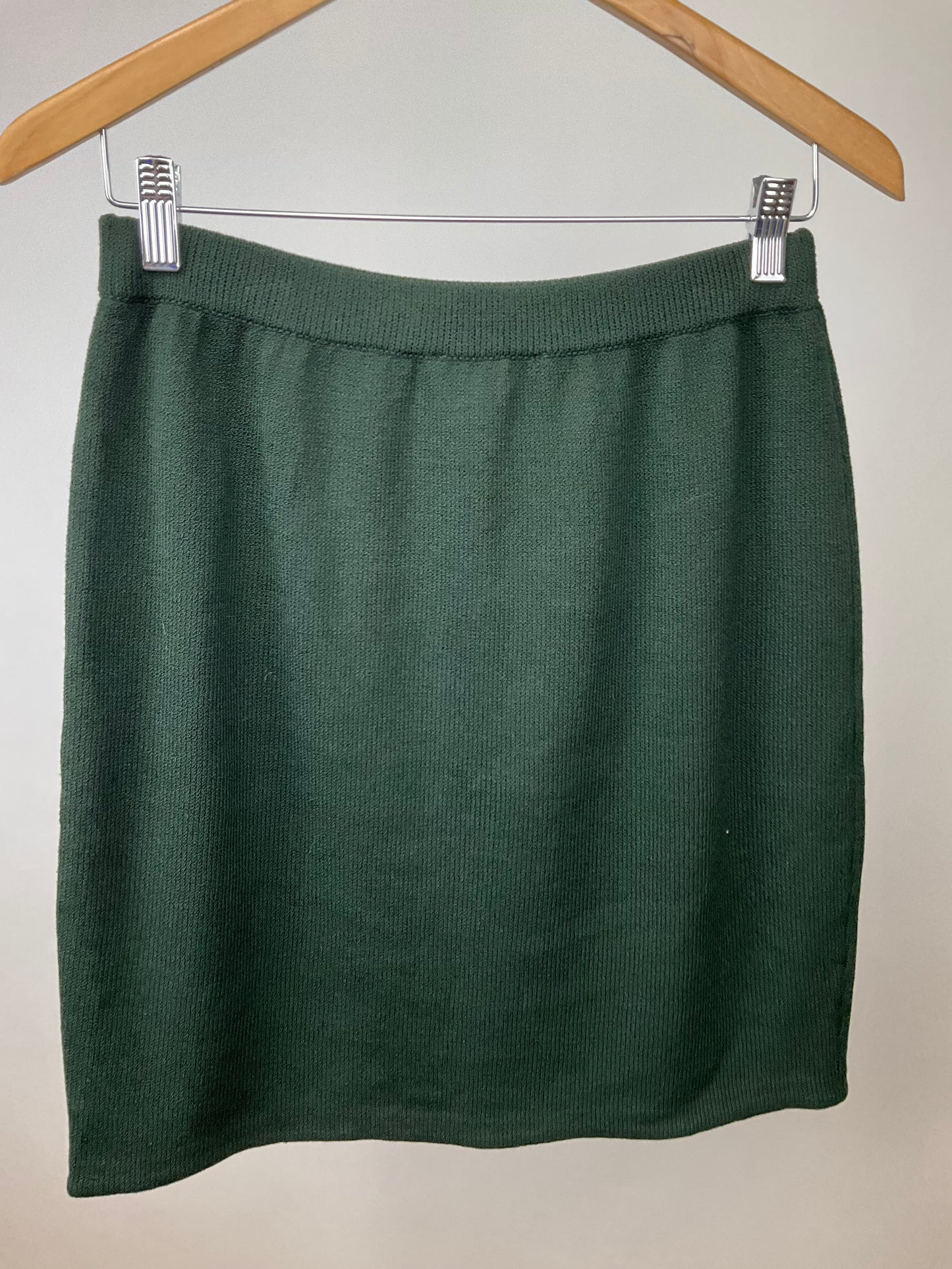 ST JOHN COLLECTION GREEN SKIRT SZ 10