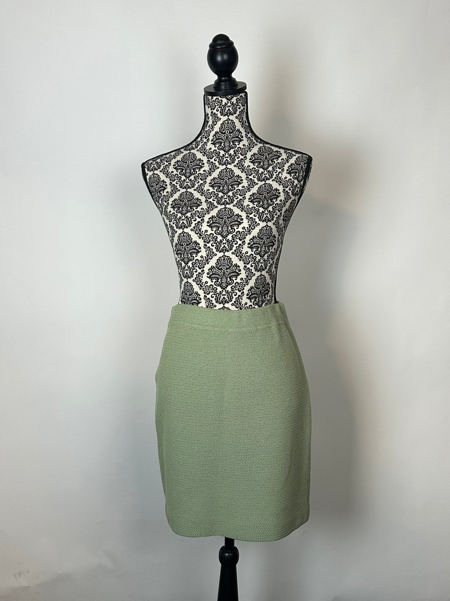 ST JOHN COLLECTION SAGE GREEN SUIT SZ 4