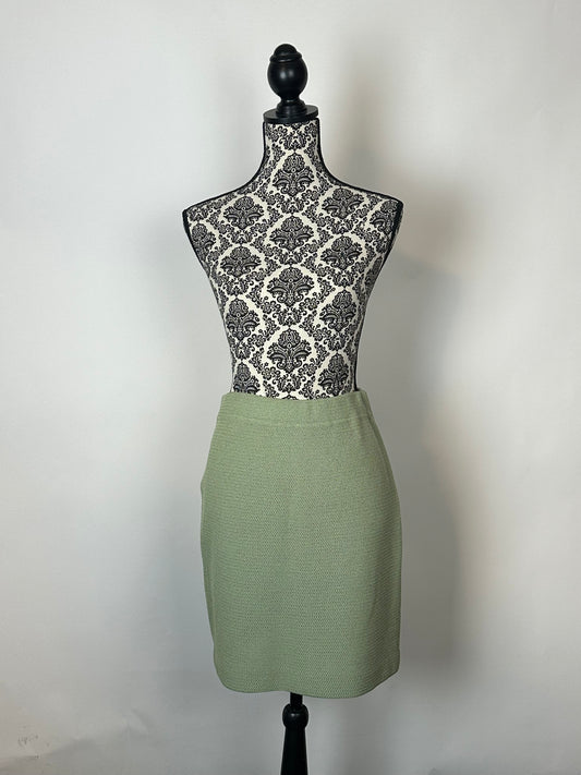 ST JOHN COLLECTION SAGE GREEN SUIT SZ 4