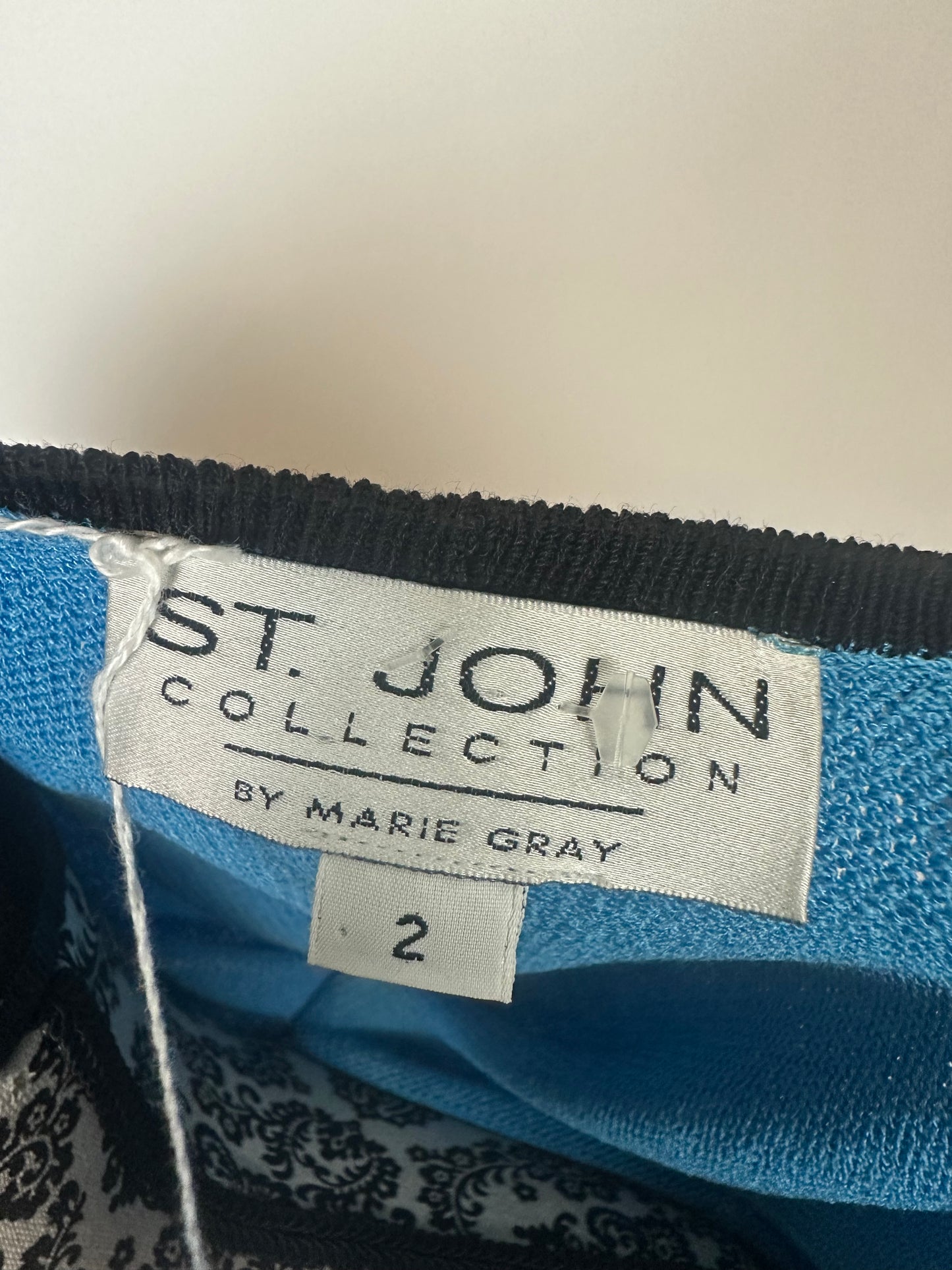 ST JOHN COLLECTION BLUE/BLACK BLAZER SZ 2