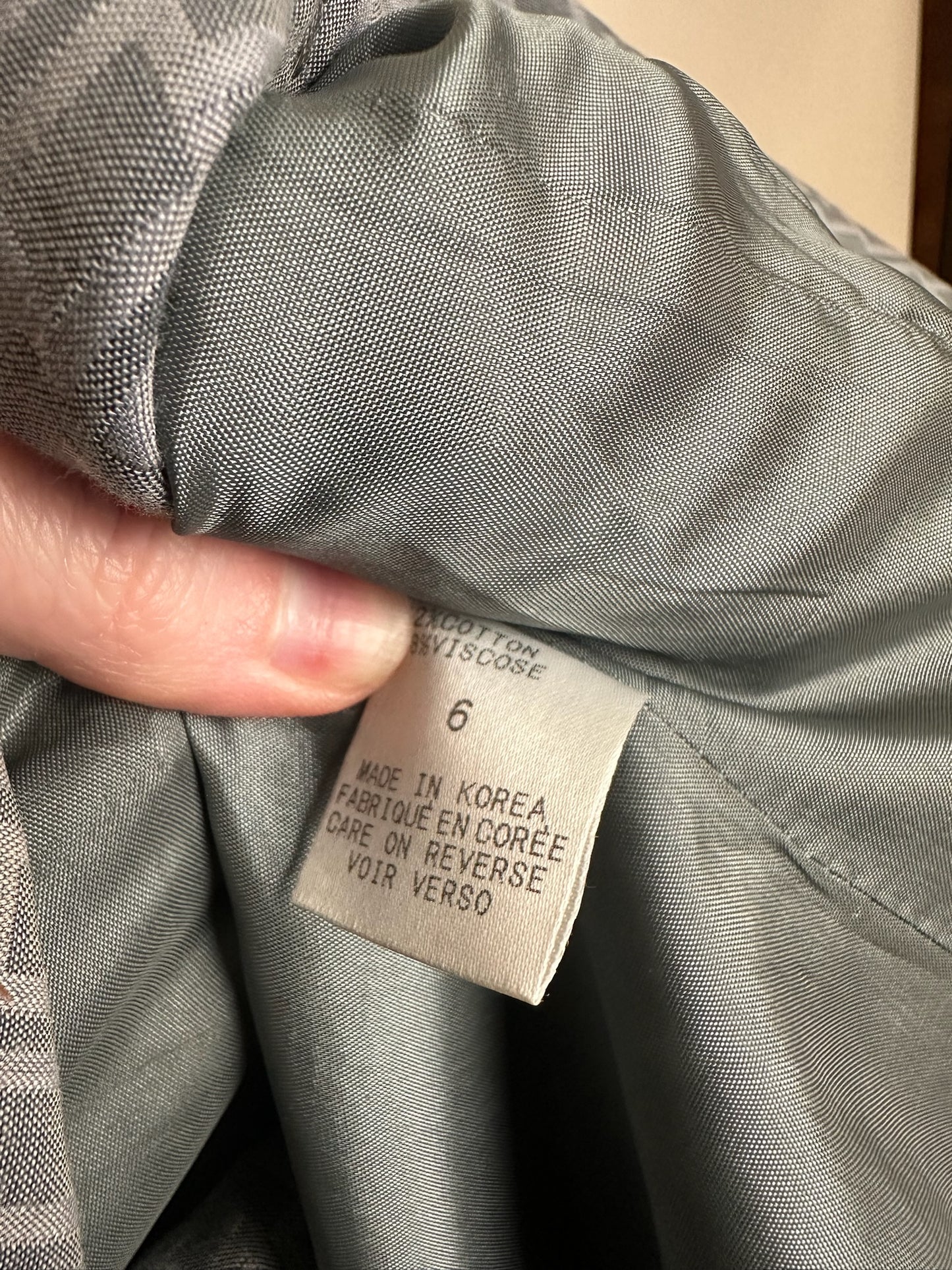 TAHARI SILVER SKIRT SUIT SZ 6