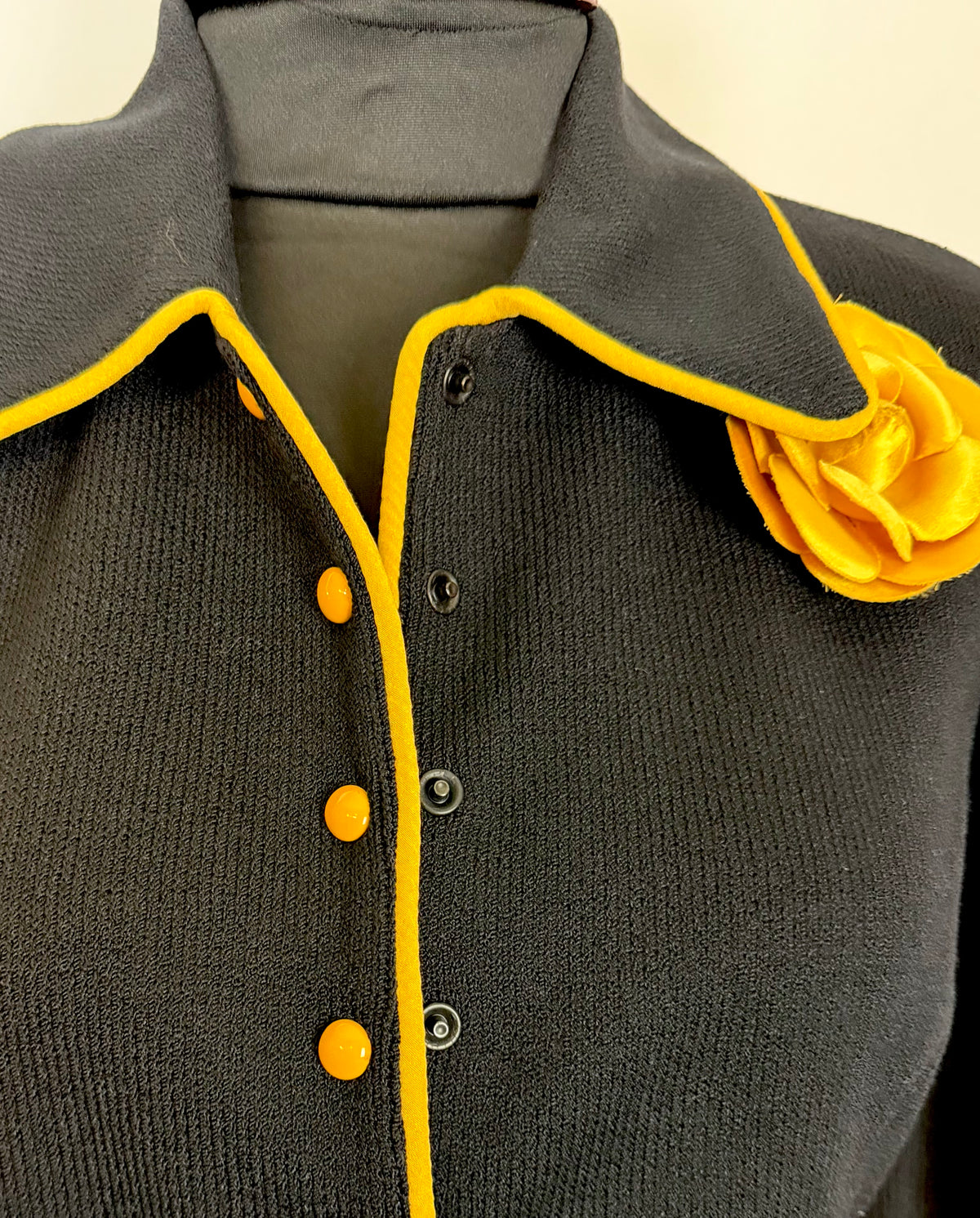 ST JOHN COLLECTION BLACK WITH YELLOW TOPAZ TRIM BLAZER NWT