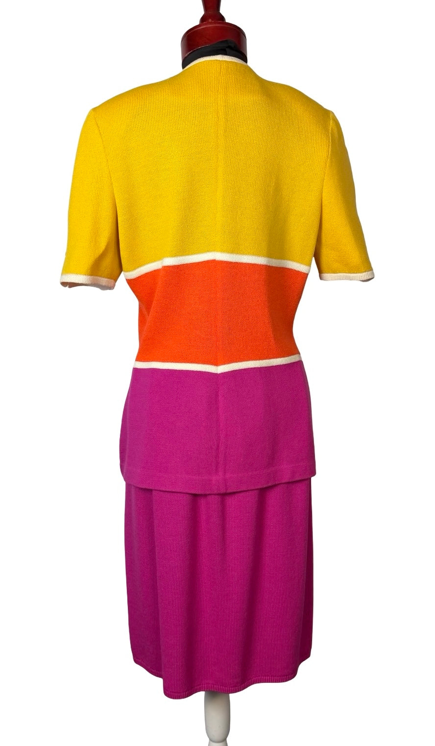 ST JOHN COLOR BLOCK SHORT SLEEVE SKIRT SUIT