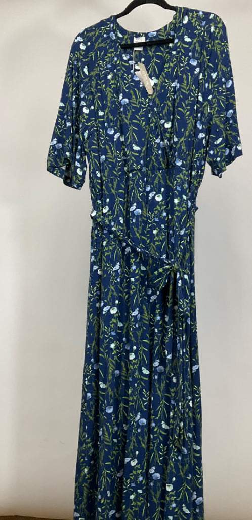 NWT  CHICO'S BLUE FLORAL DRESS SZ 18-20