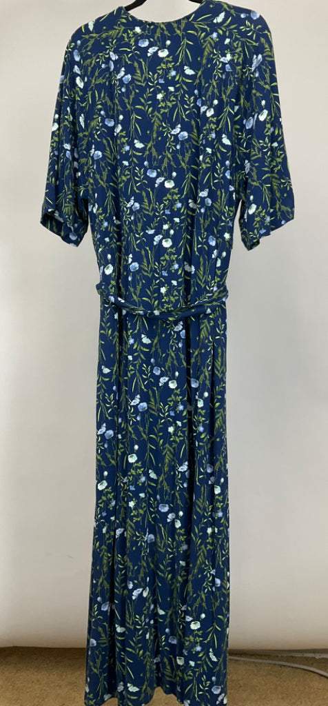 NWT  CHICO'S BLUE FLORAL DRESS SZ 18-20